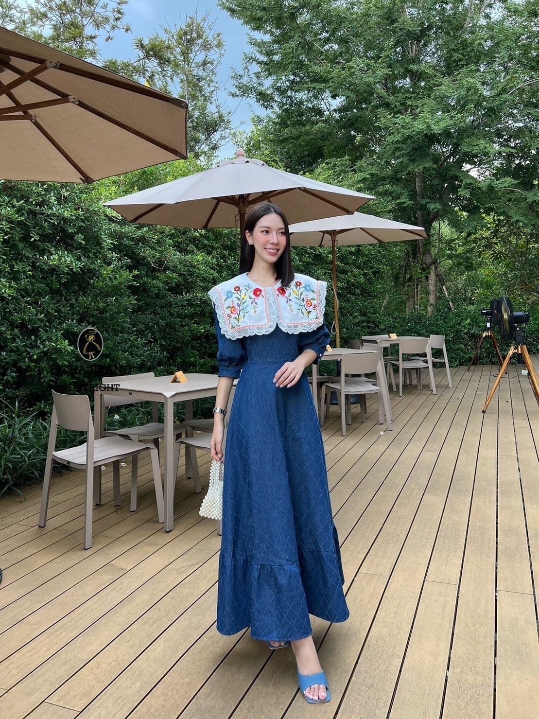 Maxi Dressยีนส์งานดีผ้ายีนส์ดีมากนิ่มใส่สบาย ทรงสวย แพทเทิร์นเป๊ะมาก จะใส่ออกงาน ใส่เที่ยว หรือใส่ถ่ายรูปชิวๆริมชายหาด เหมาะกับช่วงseason นี้มากๆเลยค่า