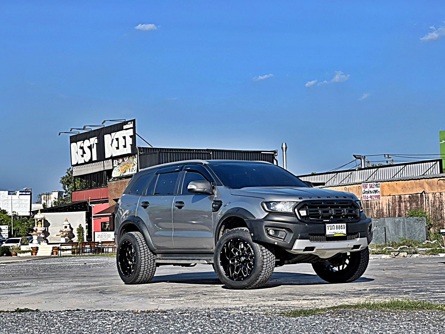 FORD EVEREST ทรงเมกา ล้อ FORCE ที่ STEP9