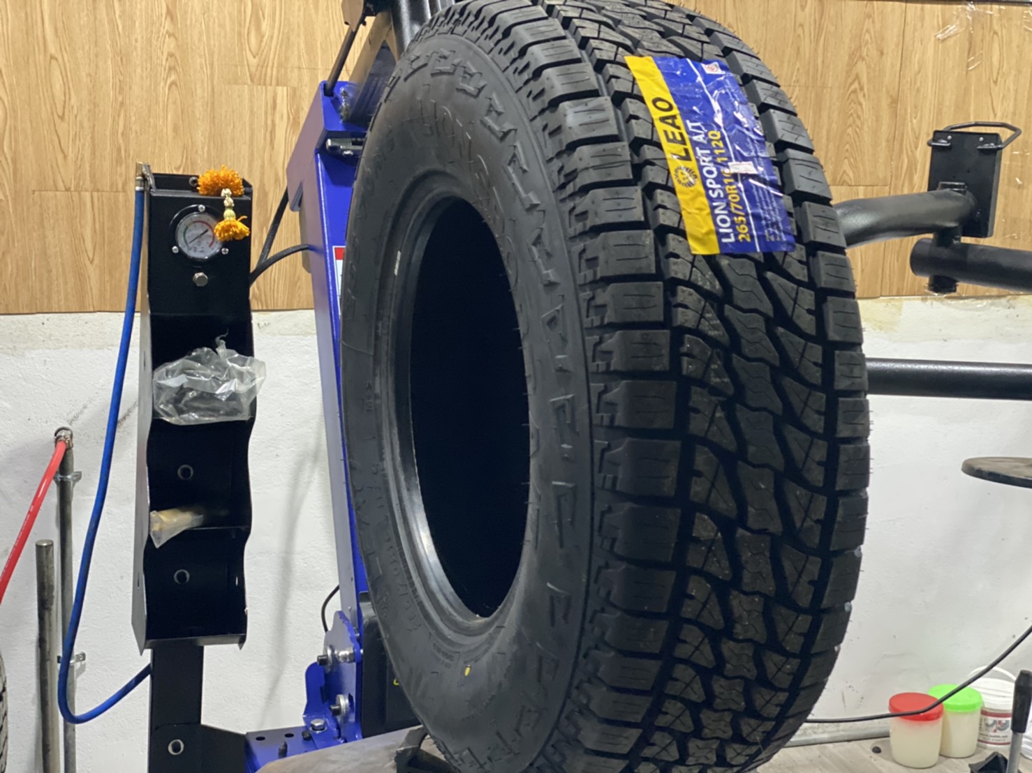 LEAO AT 265/70R16 ปี20 ยาง แนวใหม่
