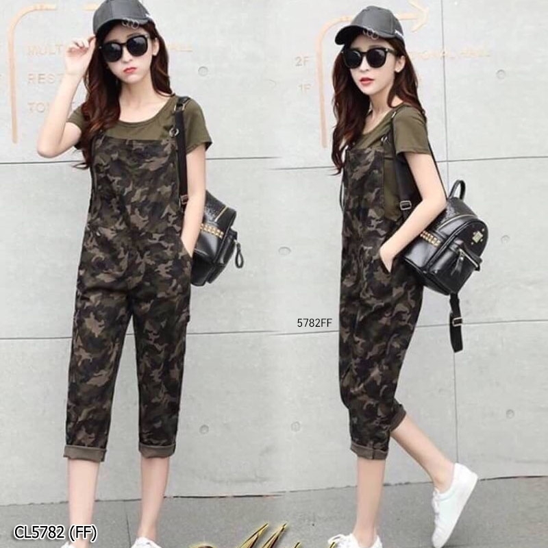 set 2 ชิ้น เสื้อคอกลมกับเอี๊ยมกางเกงลายพราง