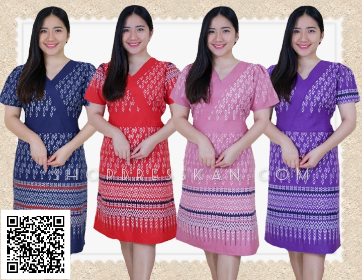 👗มีพร้อมส่ง :: ขนาดฟรีไซส์[อกได้ถึง40"] :: ชุดเดรสผ้าฝ้ายพื้นเมืองพิมพ์ลายไทย คอวี ทรงปล่อย มีสายผูกเอวด้านหลังเก็บทรงเพื่อความกระชับ เนื้อผ้าดีสวมใส่สบาย ใส่สวยได้หลายโอกาส