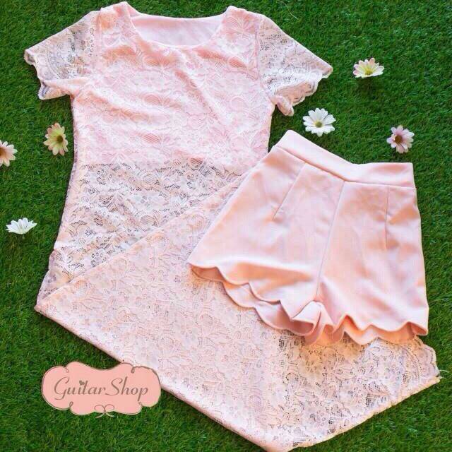 เซทลูกไม้กับกางเกงขาหยัก