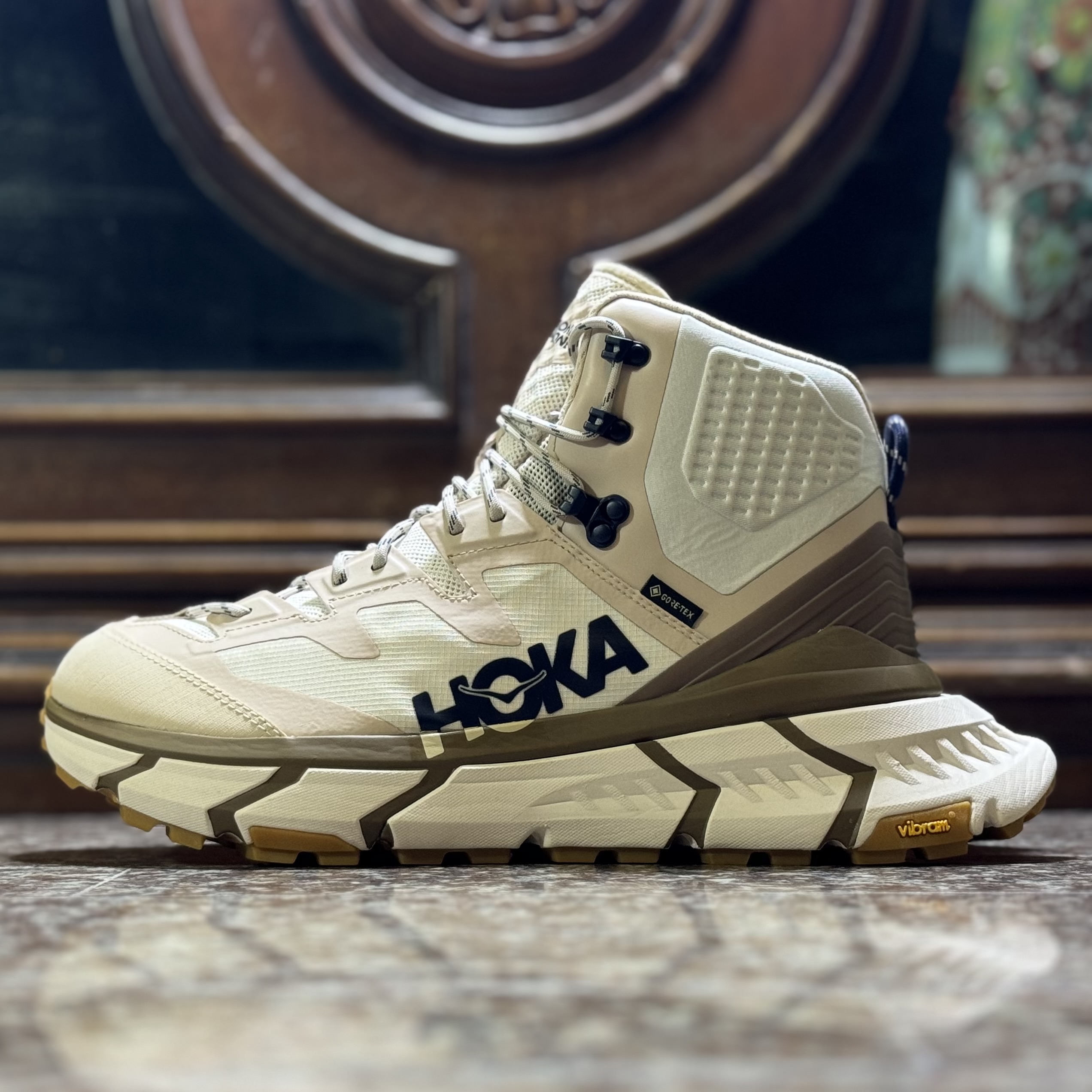 รองเท้าเดินป่า HOKA TenNine Hike GTX ‘Shifting Sand’ (M9.5/10.5/11US)