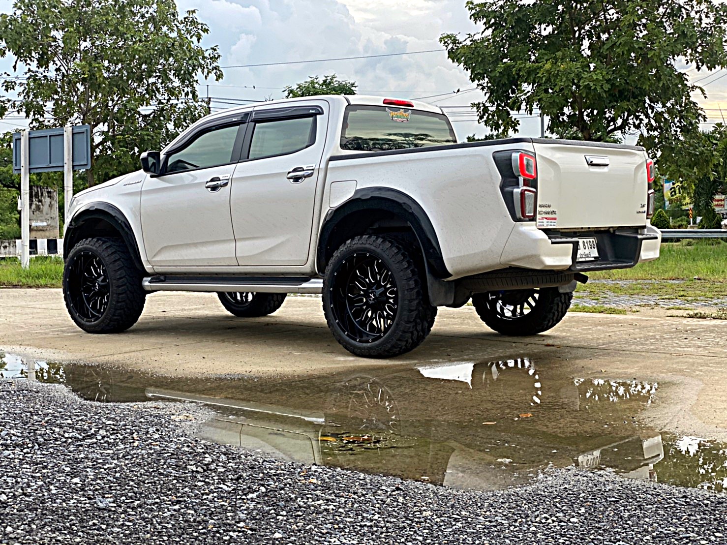 D-MAX ทรงเมกา มาไกลจากปราจีนบุรี