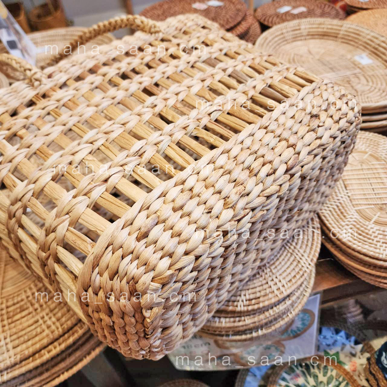 กระเป๋าตะกร้าสาน ผักตบชวา มีหูหิ้ว สะพายได้ basketbag 🍎