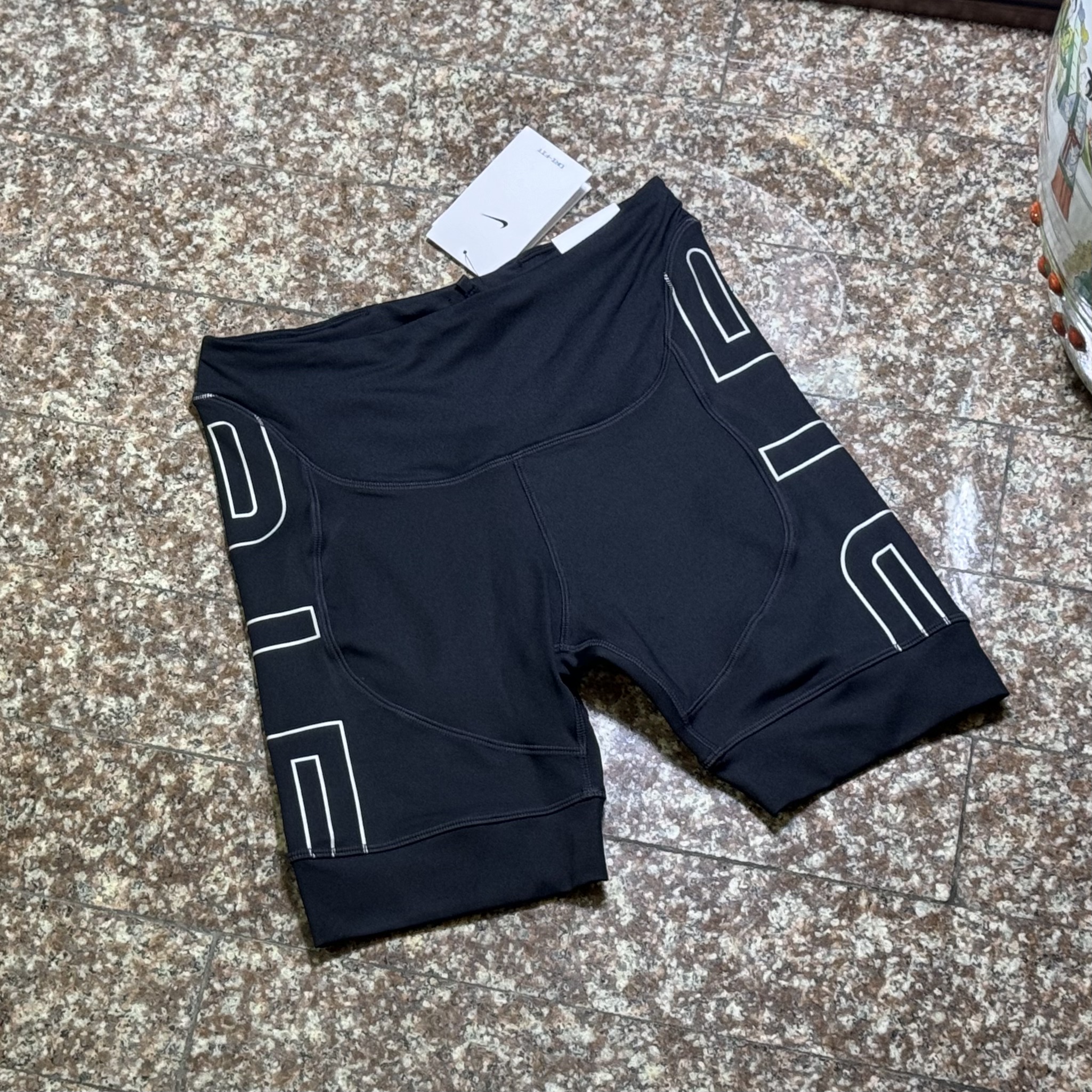 กางเกงวิ่ง Nike AIR Mid-Rise Compression Shorts (S,M,L)