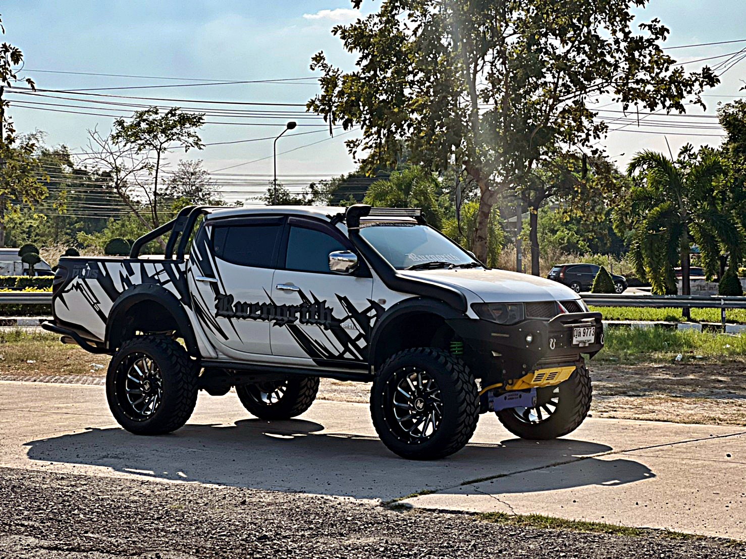 TRITON ทรงเมกา ที่ STEP9