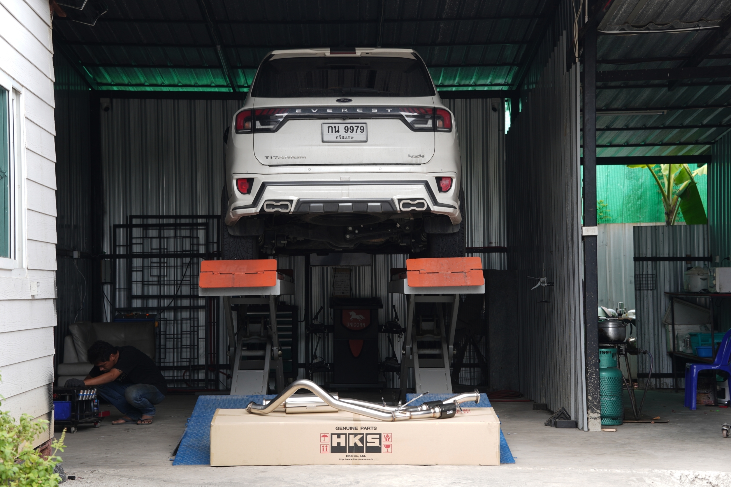 ท่อ HKS ปลายคู่ออกข้าง ใส่ EVEREST NEXTGEN ของแท้ที่ STEP9