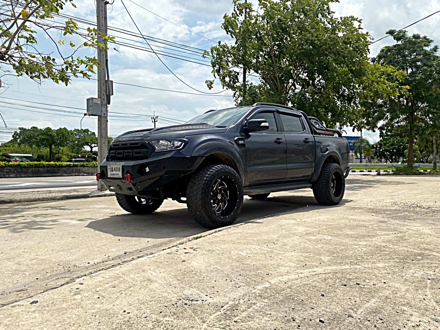 FORD จัดชุดใหม่ ทรงเมกาที่ STEP9