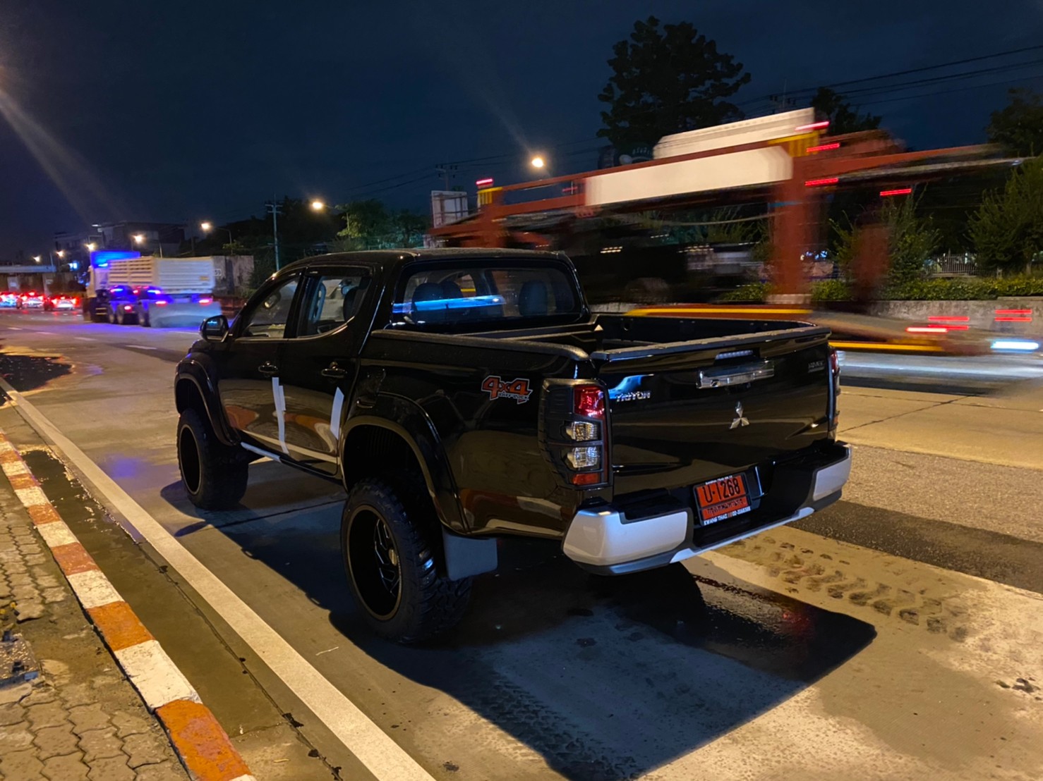 TRITON 4X4 จัดทรงเมกา