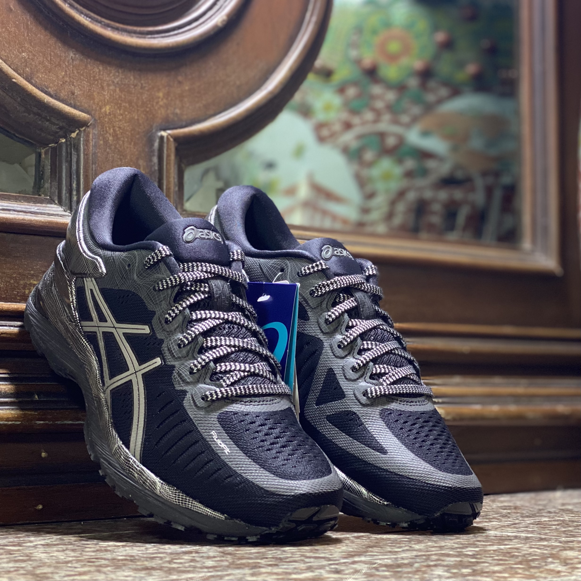 รองเท้าวิ่ง ASICS MetaRun ‘EXCLUSIVE’ (W8.5/9US)