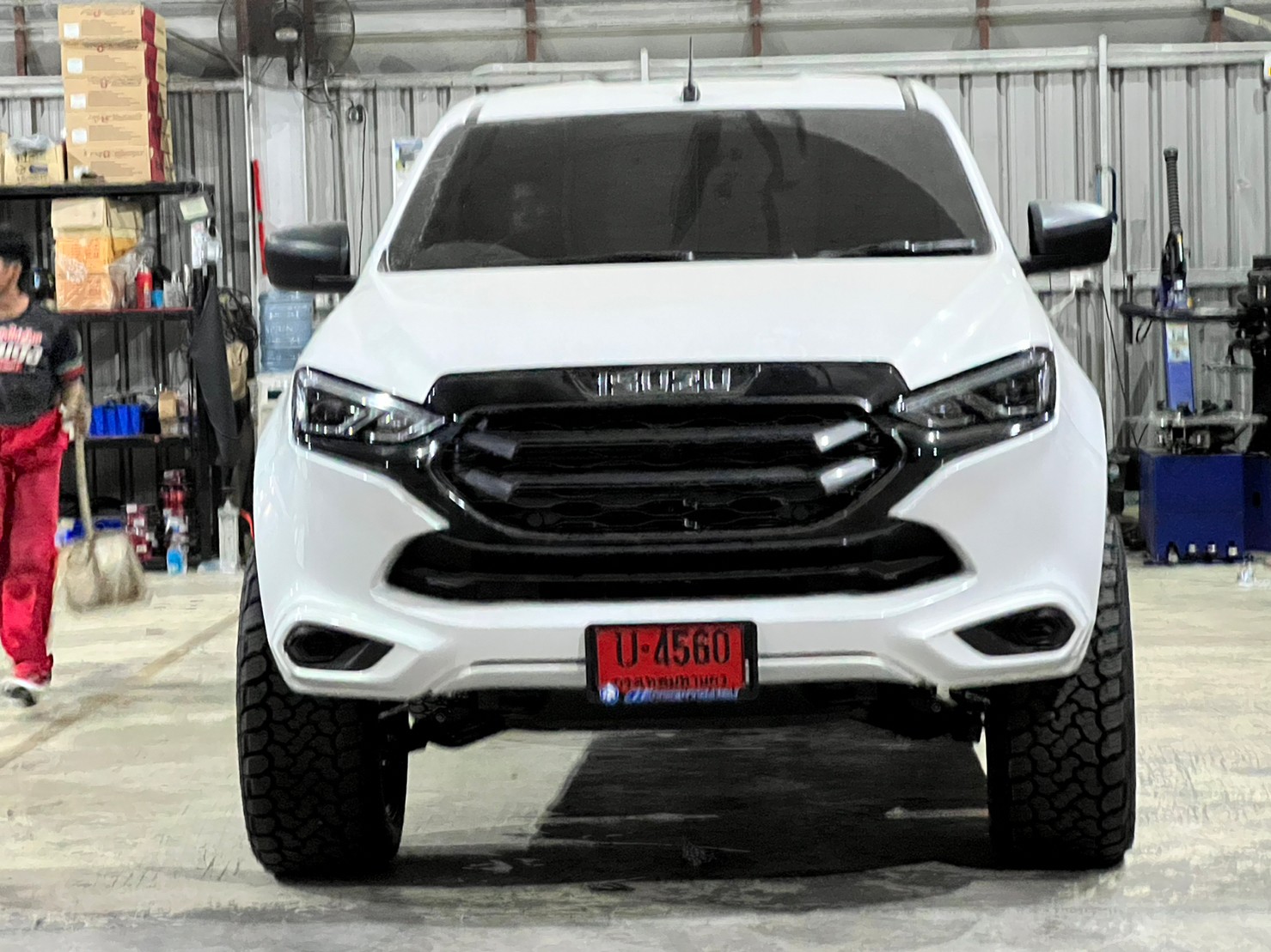 ISUZU MU-X แต่งทรงเมกาที่ STEP9