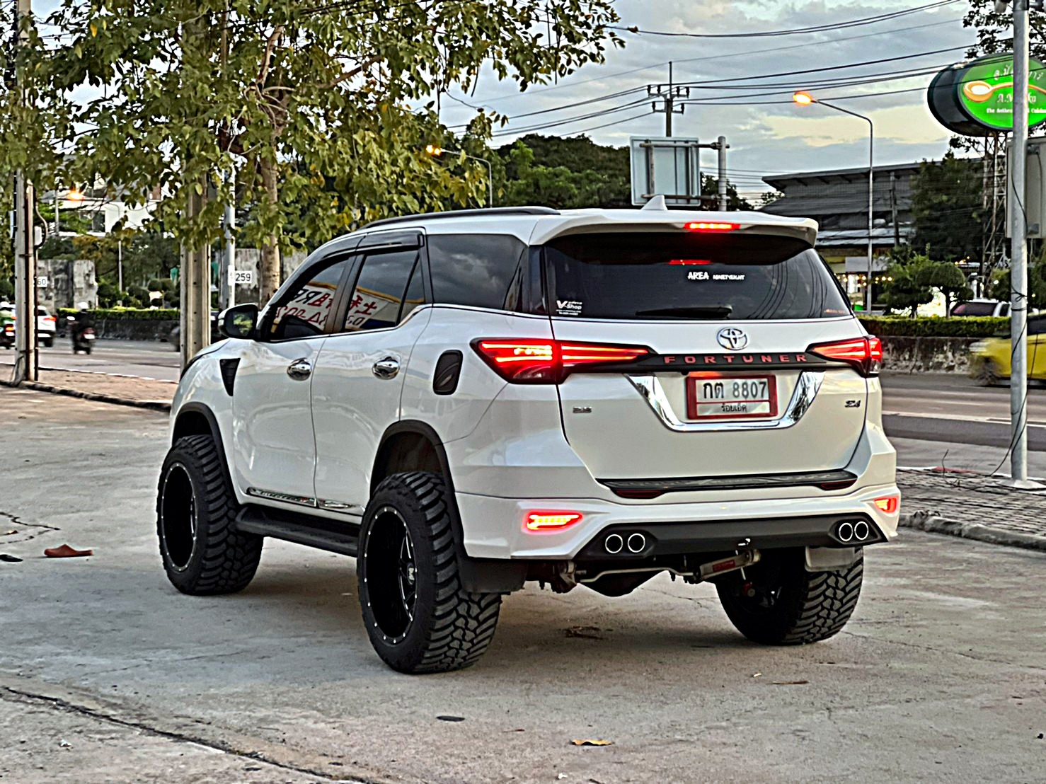 FORTUNER ทรงเมกา ล้อขอบ20 ที่ STEP9