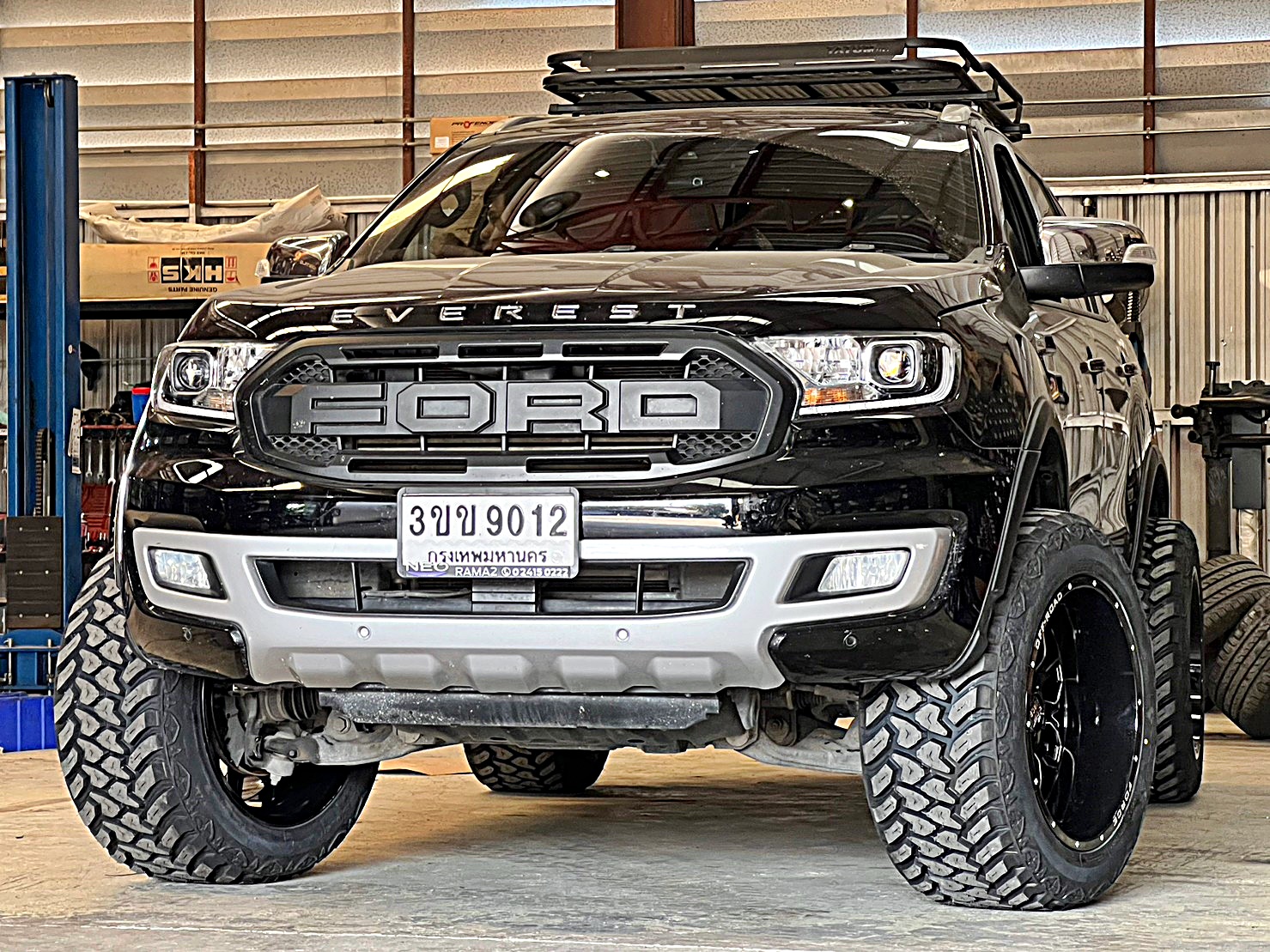 FORD EVEREST แต่งทรงเมกาที่ STEP9