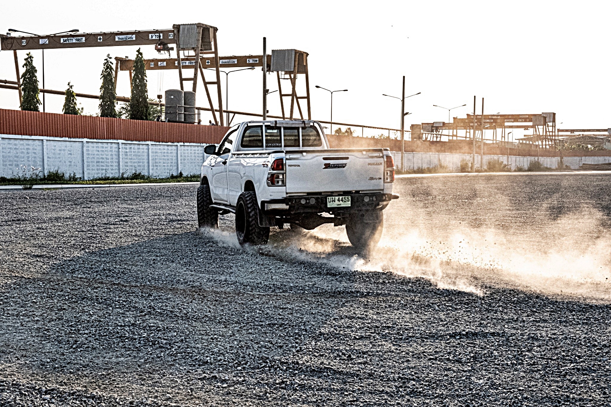 REVO หัวเดียว จองคิวจากแพร่ ทำทรงเมกาที่ STEP9