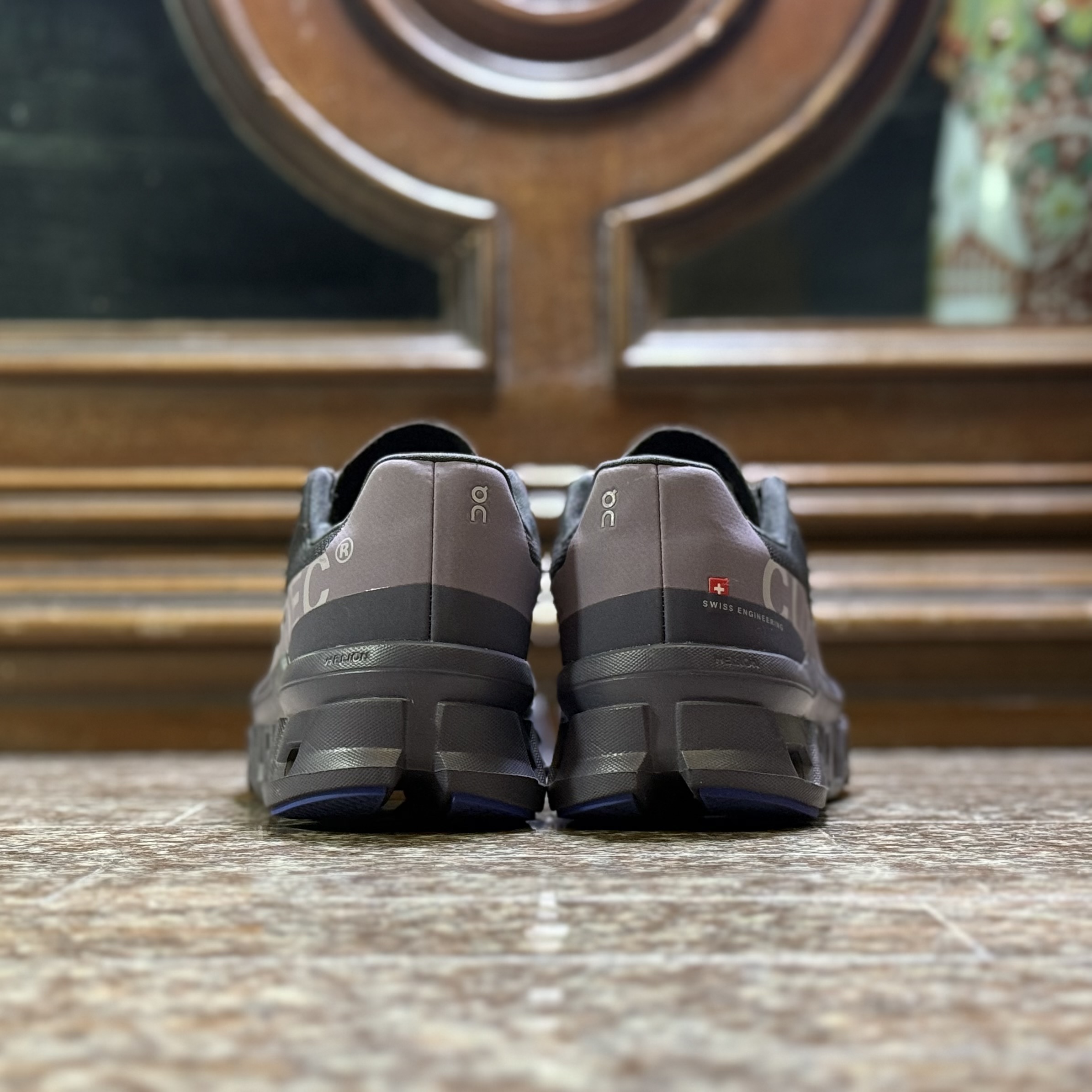 รองเท้าวิ่ง On CloudMonster ‘Magnet/Shark’ #มือ2 (W8.5US) Women