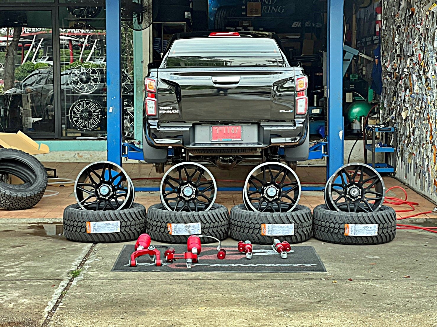 D-MAX 1.9 จัดทรงเมกา อย่างเทพ ที่ STEP9