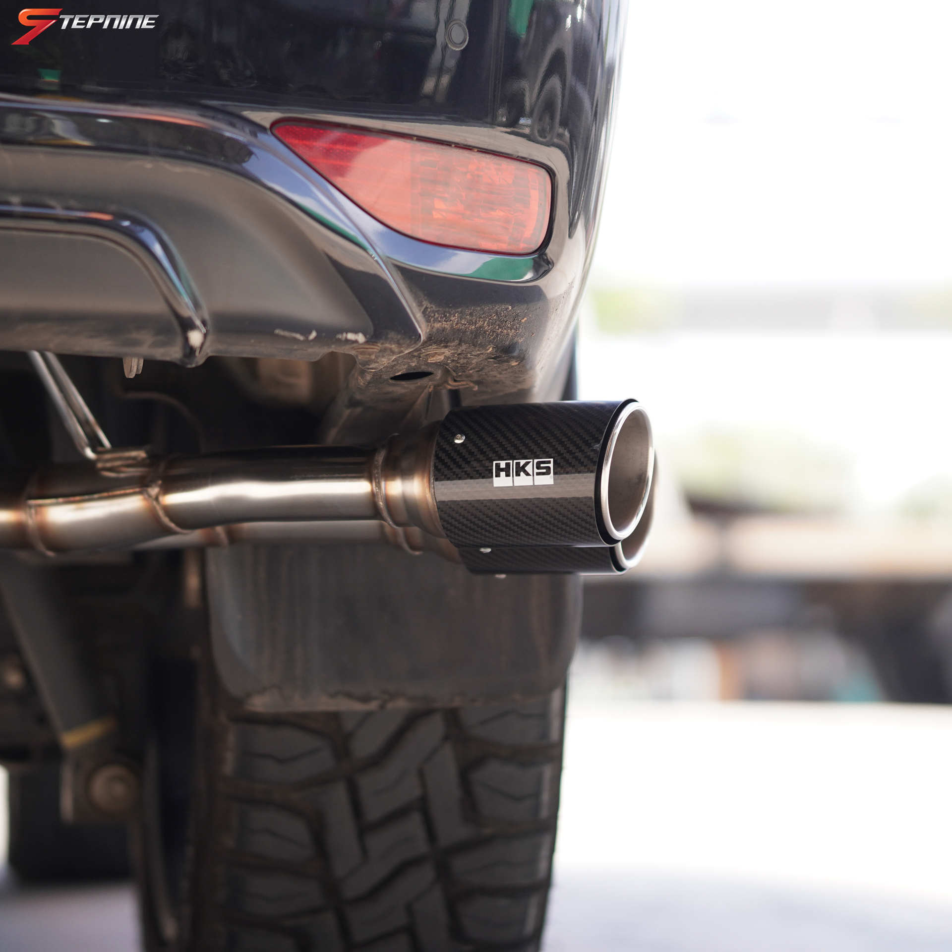 TOYOTA FORTUNER ติดตั้งท่อคู่ออกข้าง HKS ปลายคาร์บอน