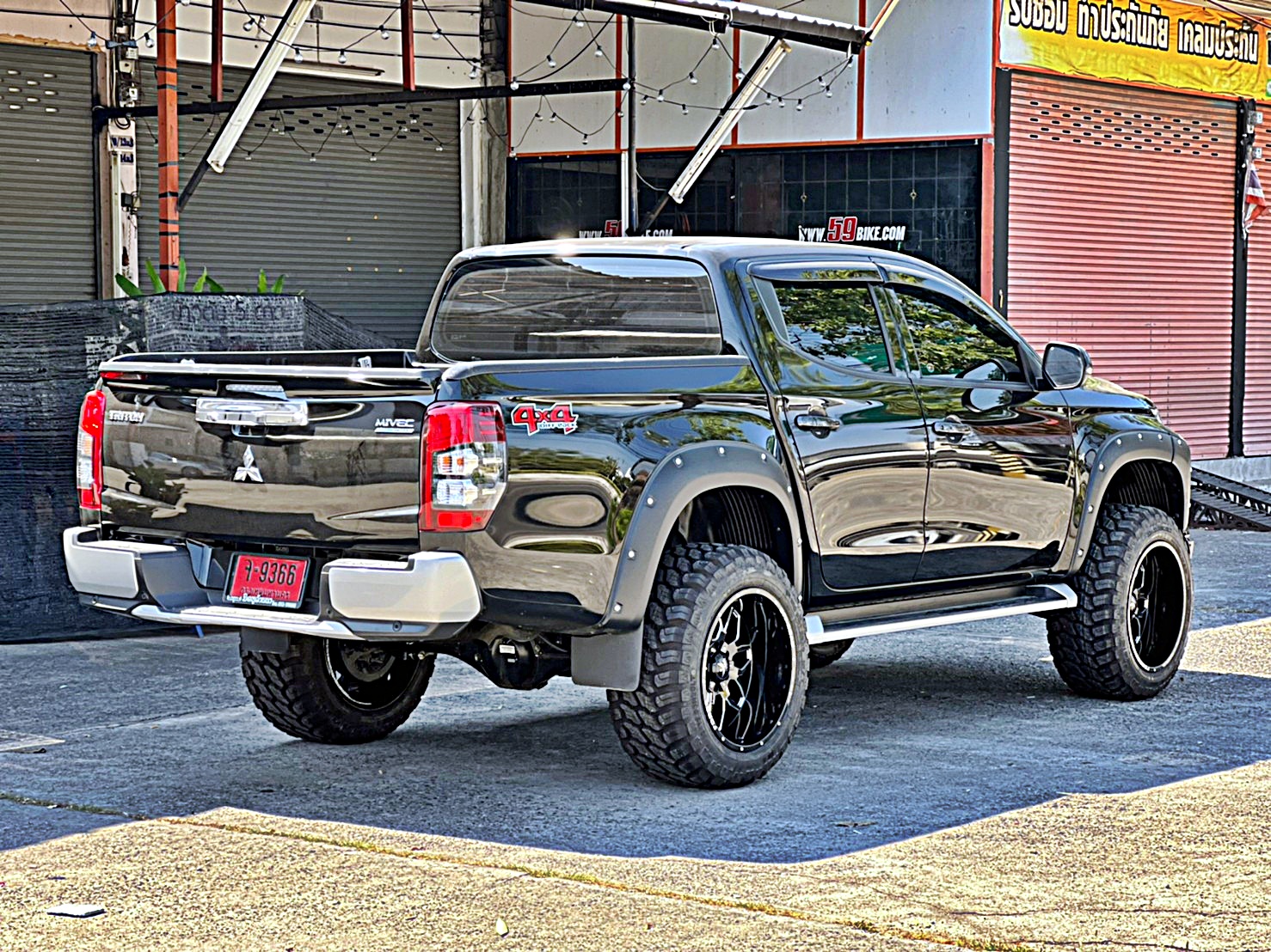 TRITON ทรงเมกา ล้อ FORCE ที่ STEP9