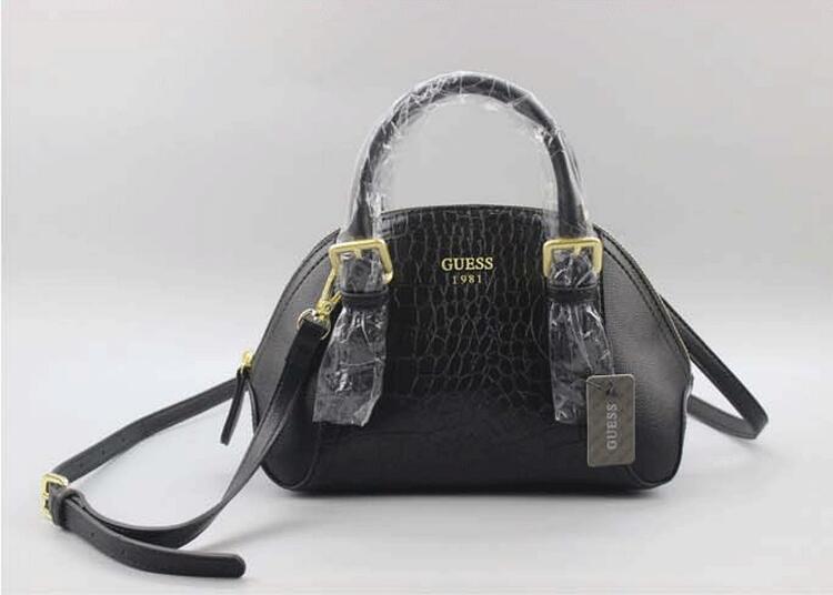 กระเป๋าถือ สะพาย GUESS