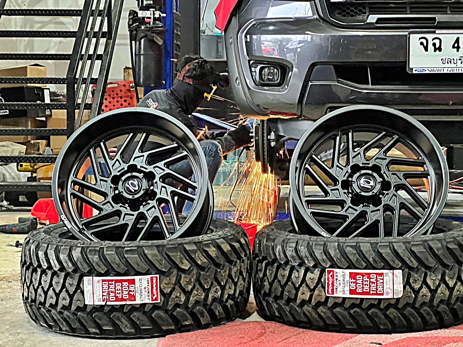 FORD RANGER แต่งทรงเมกาที่ STEP9