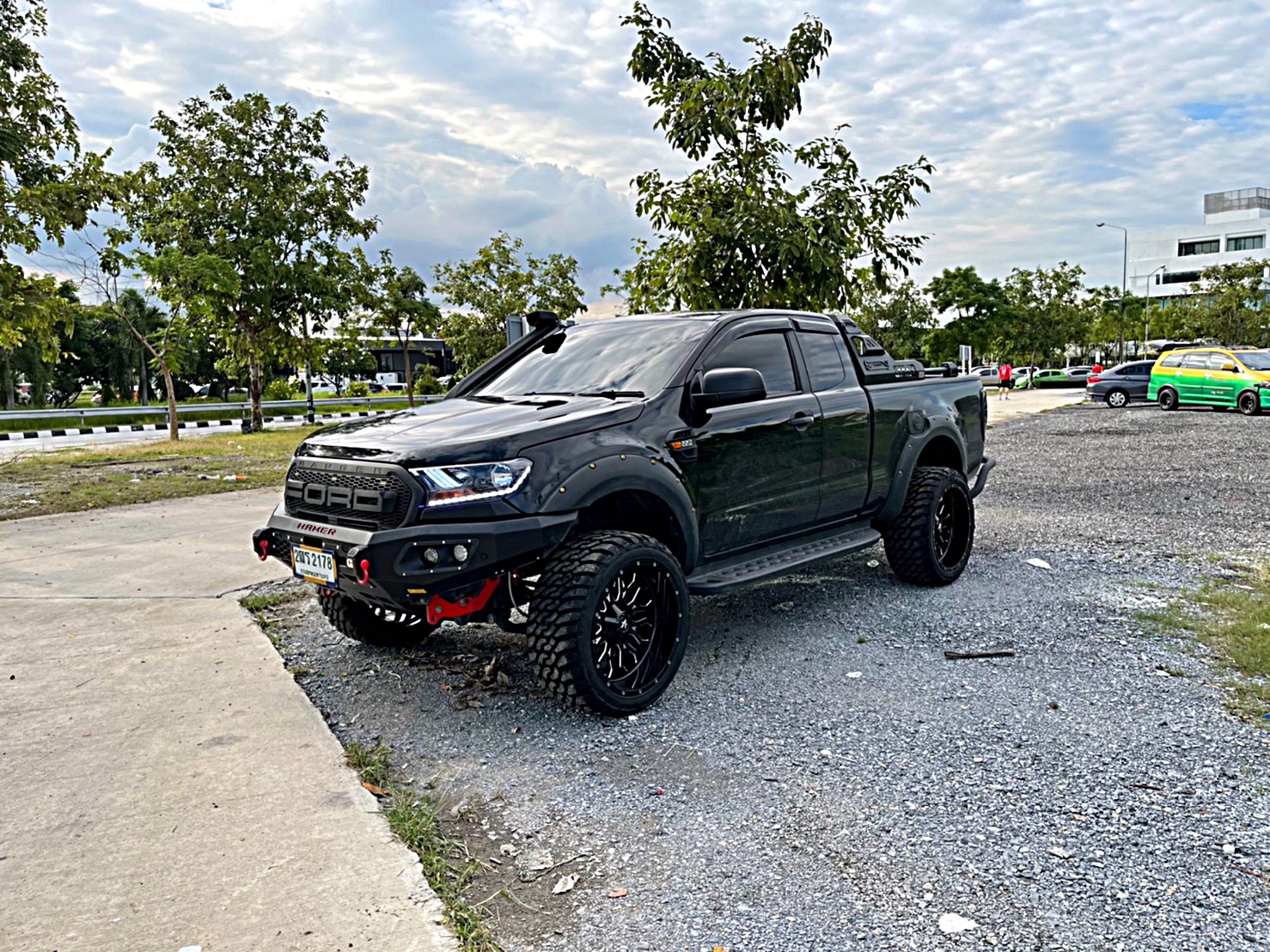 FORD RANGER จัดทรงเมกา ขอบ22 ที่ STEP9