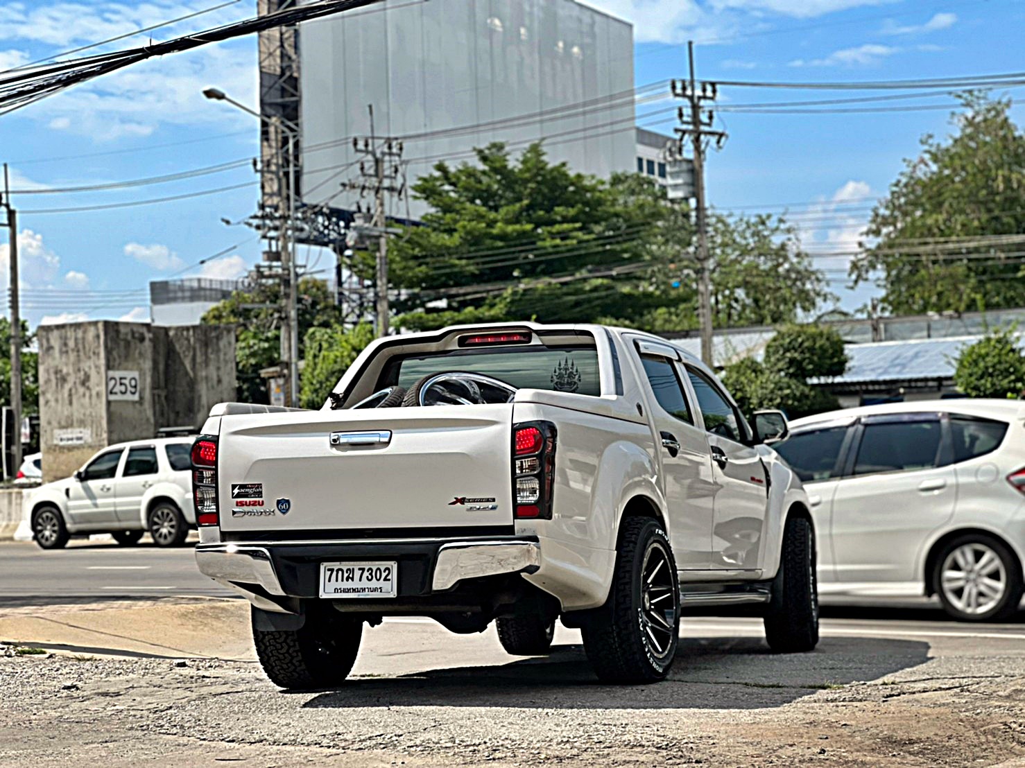 D-MAX แบบไม่ยก
