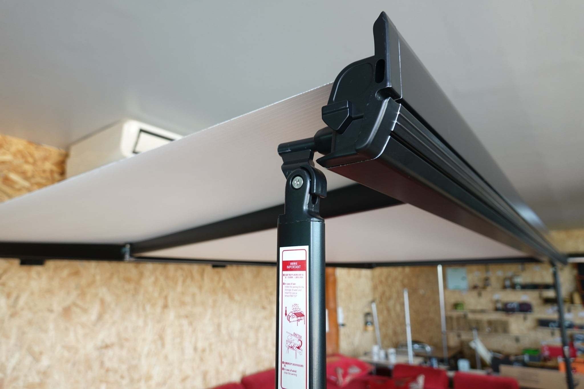 ม่านข้าง RV Awning 2.5*2 กล่องสีดำ BY MaxXEQUIP