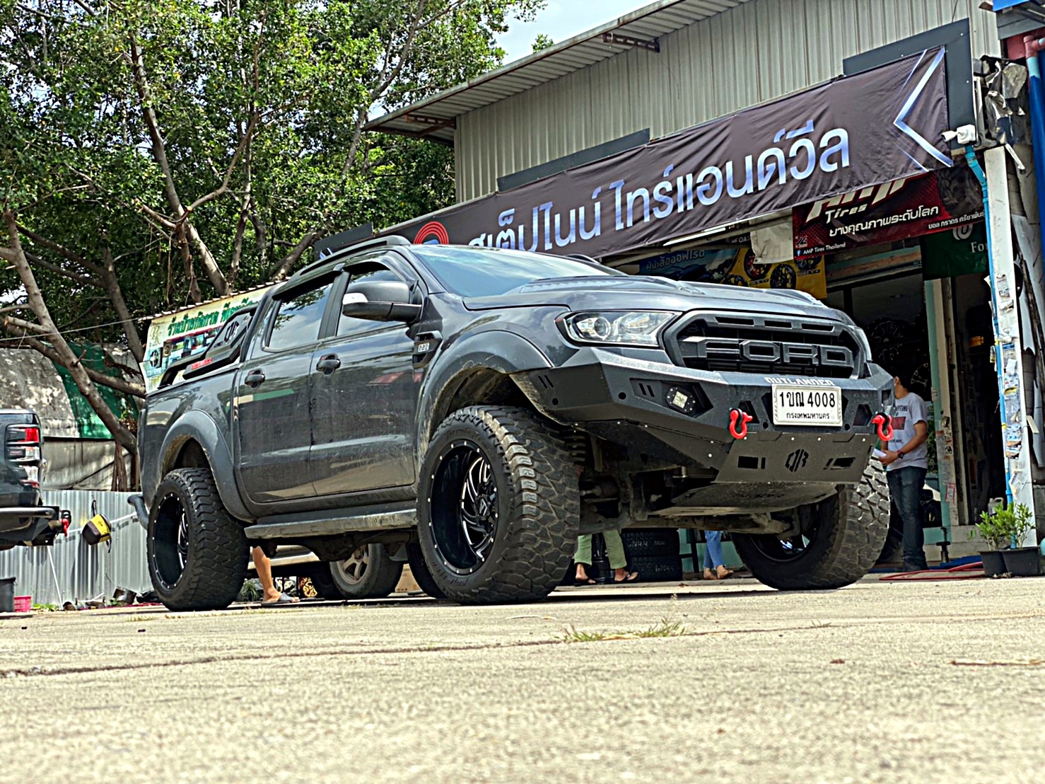 FORD จัดชุดใหม่ ทรงเมกาที่ STEP9