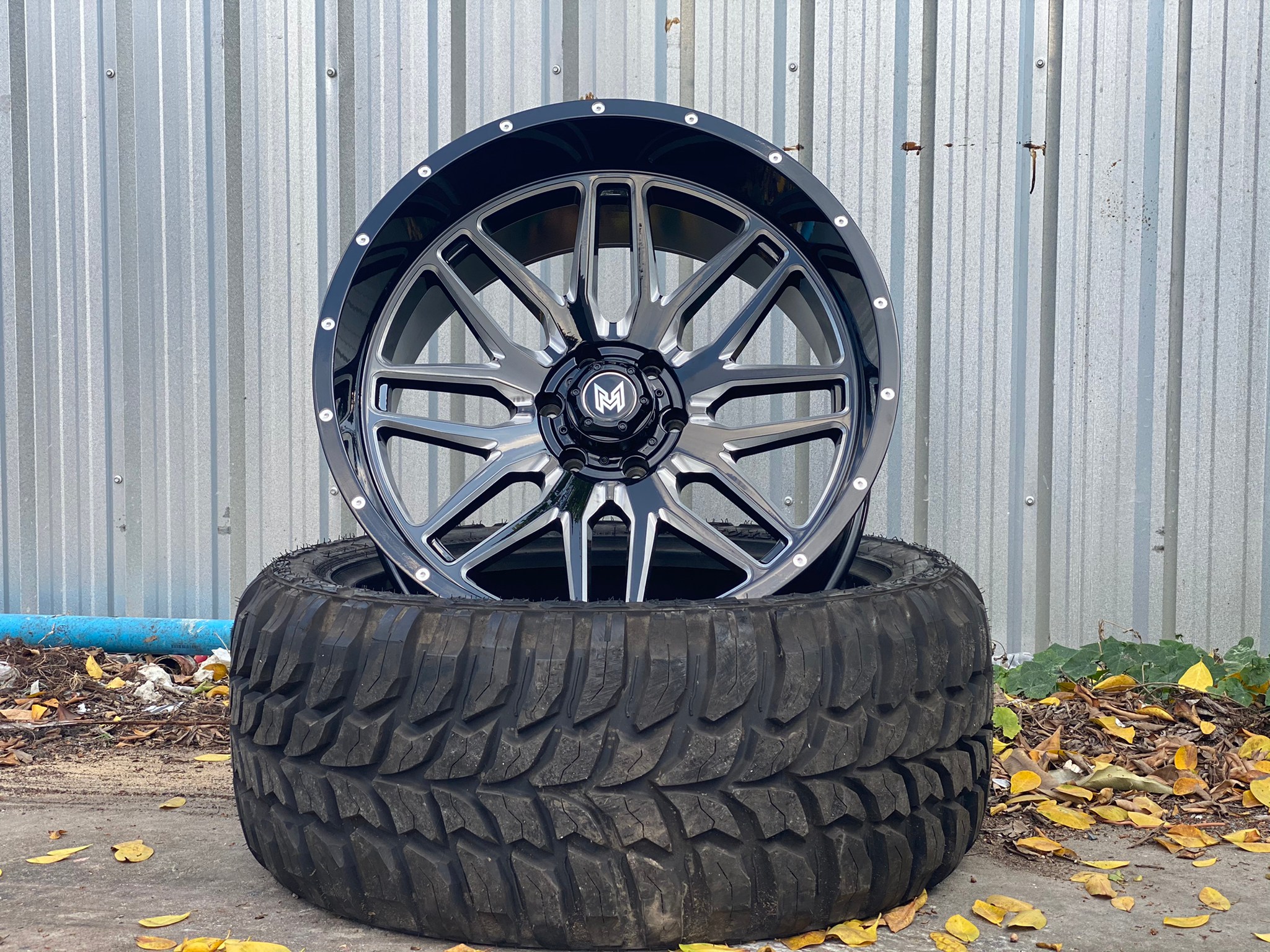 MAGNETIC 22x12 ET-44 CROSSWIND MT 33/12.5R22