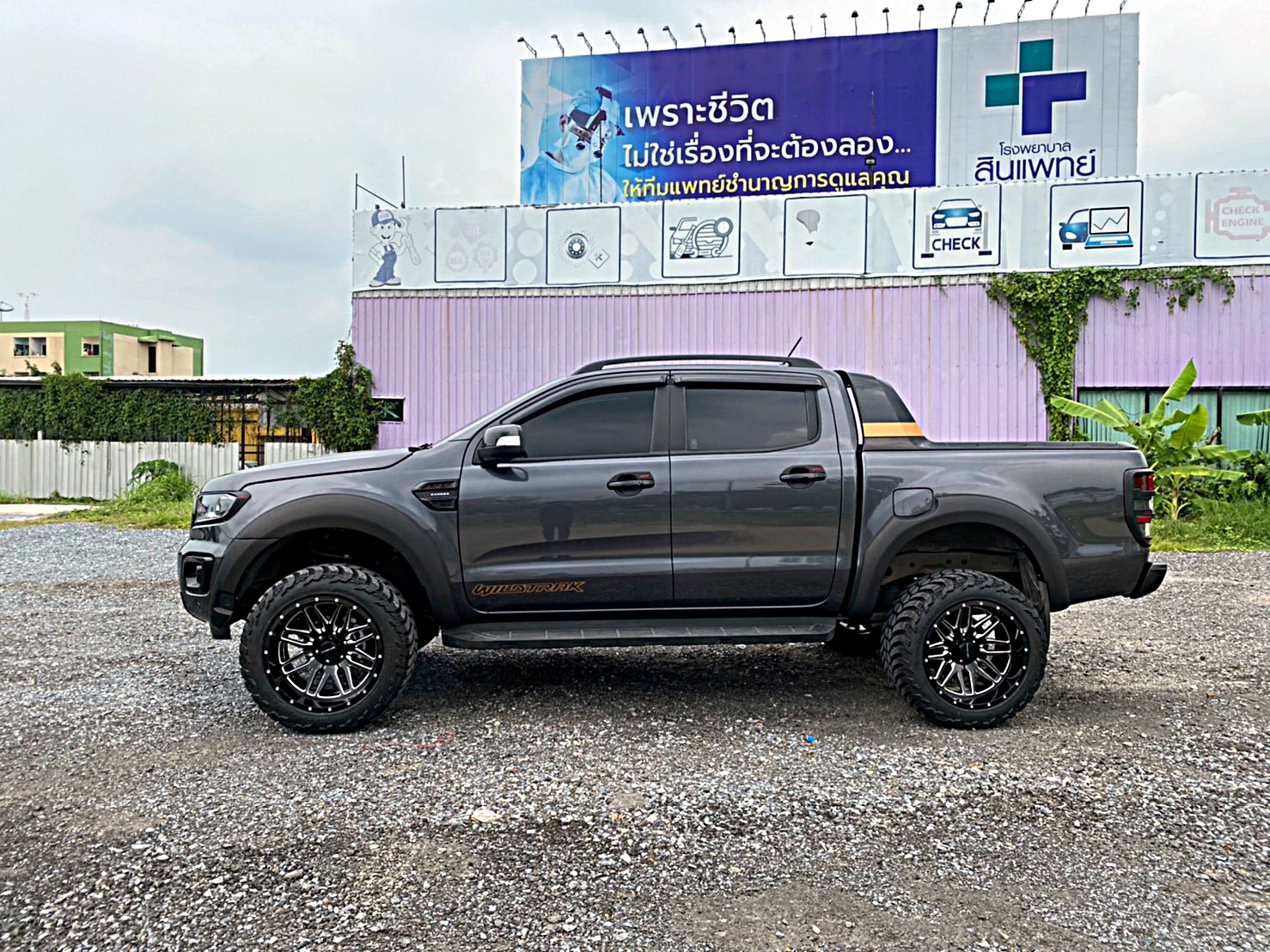 FORD RANGER จัดทรงเมกาที่ STEP9