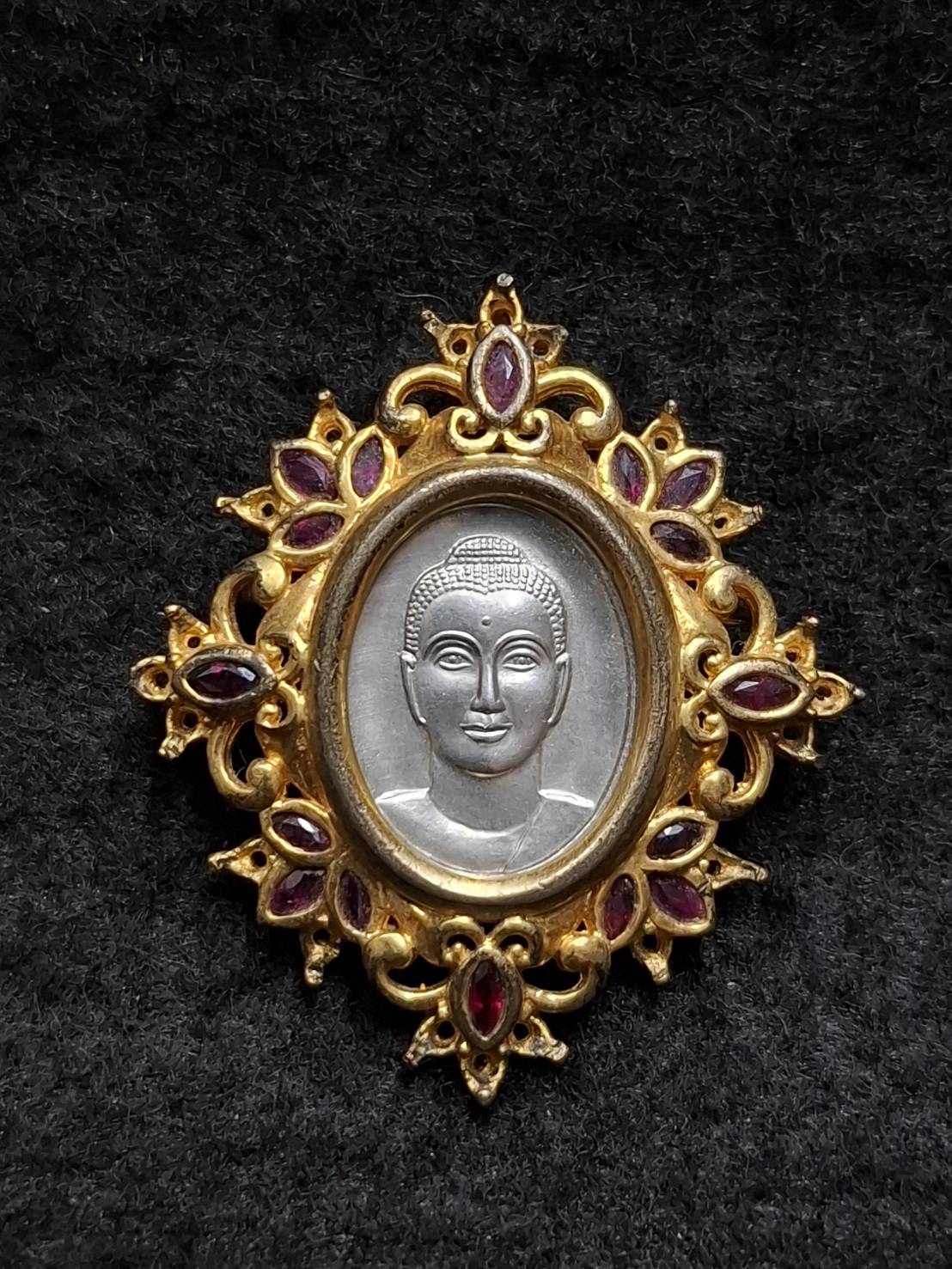 พระของขวัญ วัดพระธรรมกาย จ.ปทุมธานี