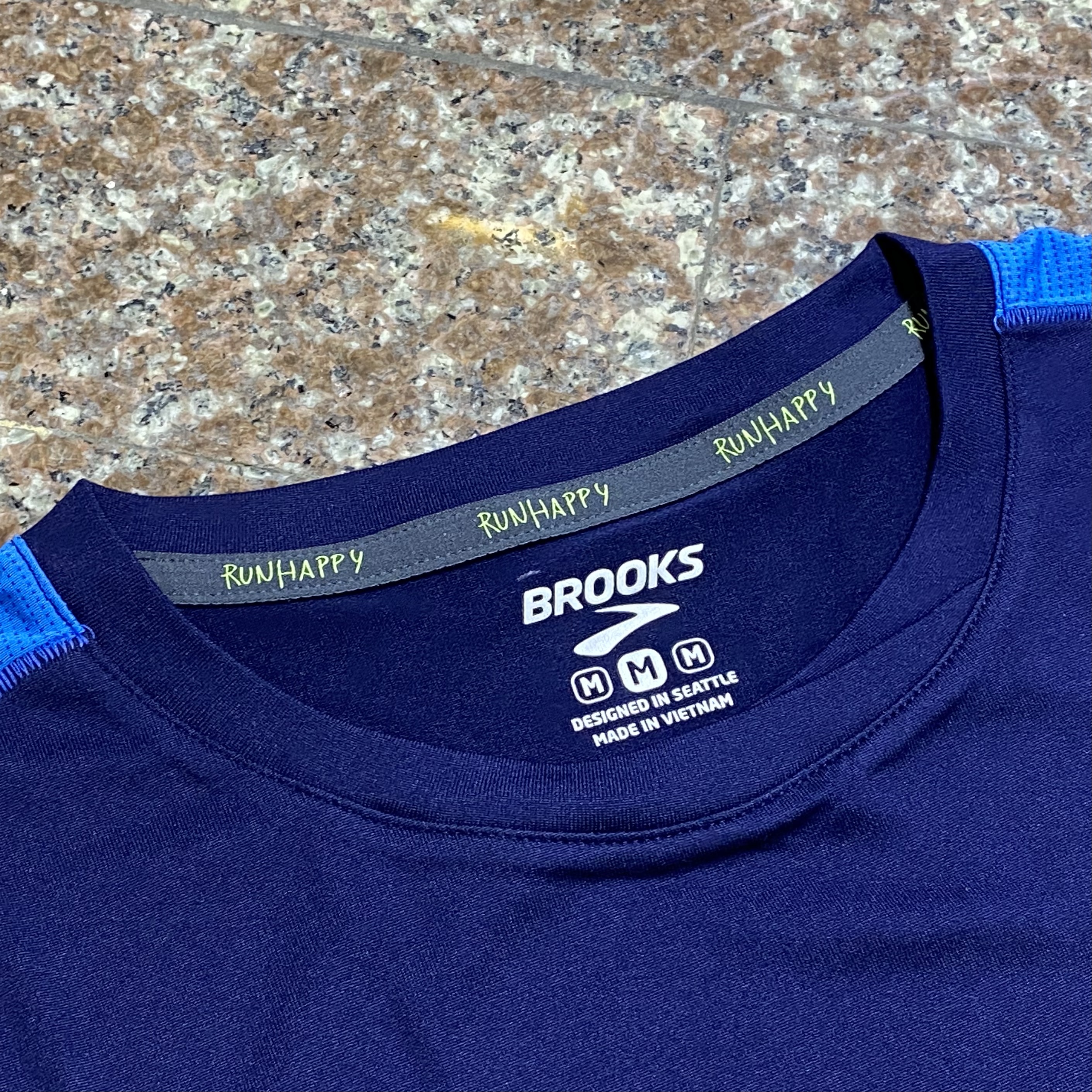 เสื้อวิ่ง Brooks Dash Base Running Shirt Women (M)