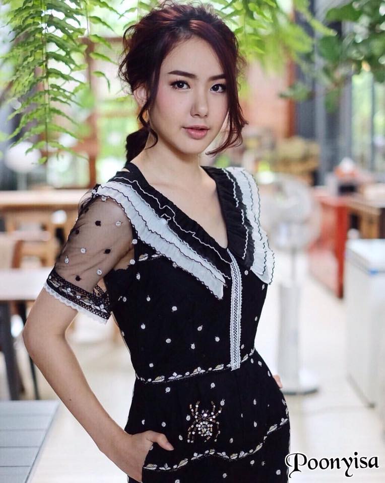 Jumpsuit ขาสั้น รอบคออัดพลิสสลับสีขาวดำ