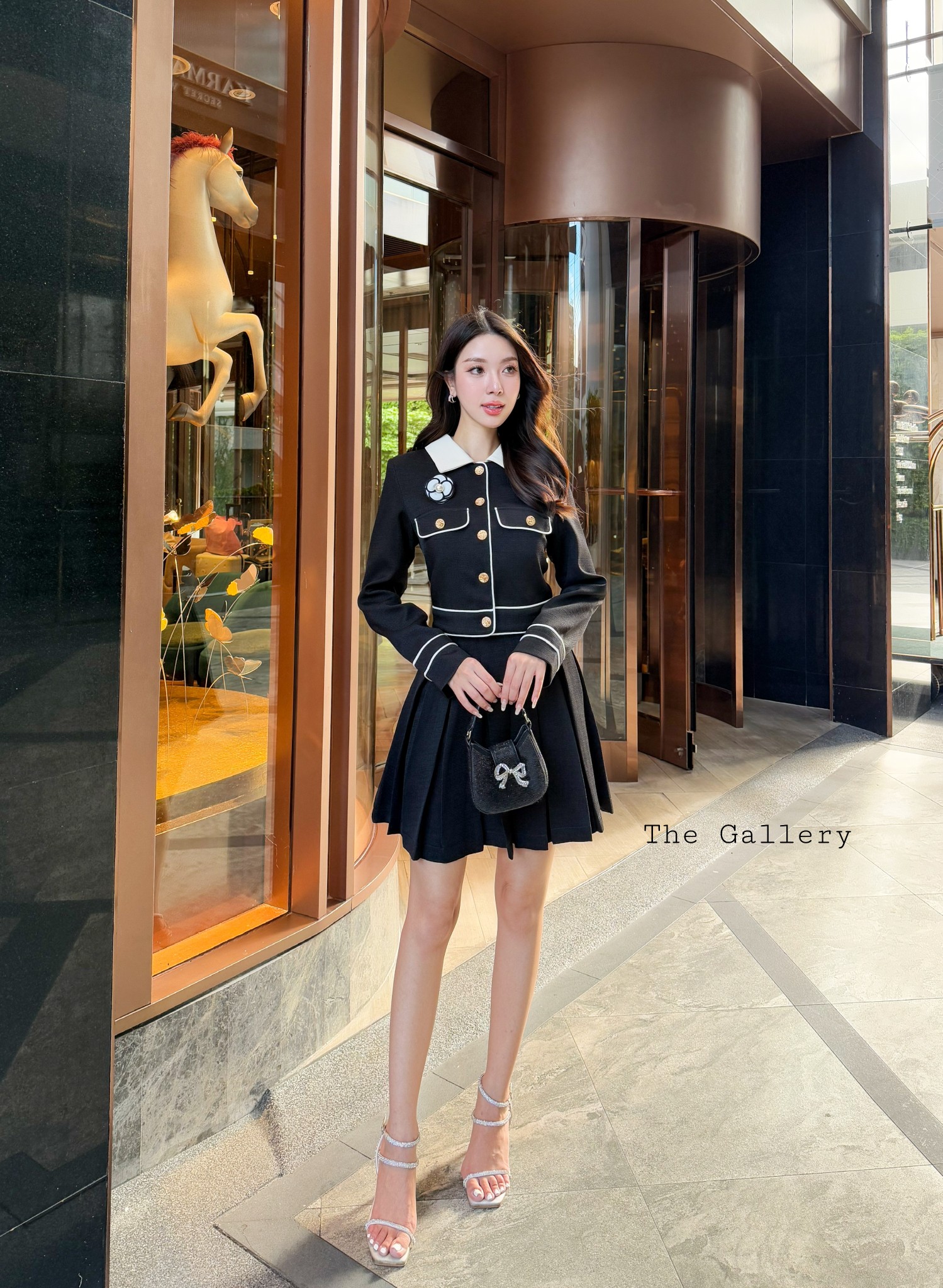 ชุดset3ชิ้น พร้อมเข็มกลัดดอกไม้ เสื้อแขนยาวและกระโปรงด้านในเป็นซับกางเกง ชุดเนื้อผ้าหนาพรีเมี่ยมมีเทคเจอร์ในตัว