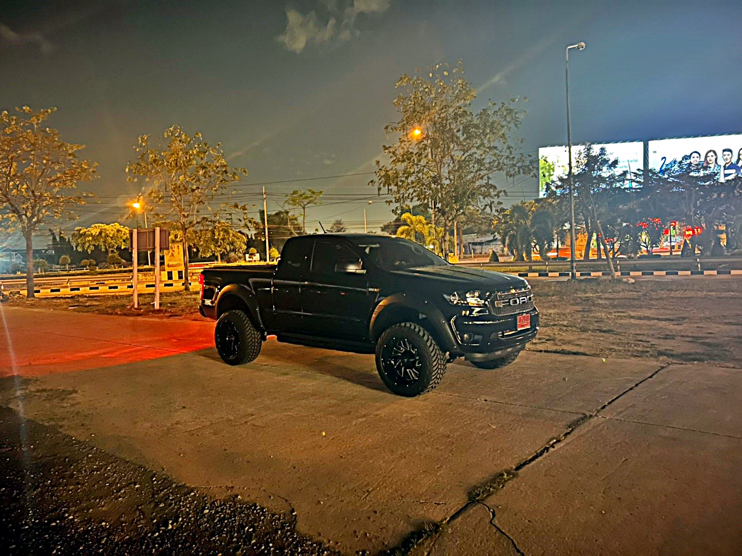 FORD ทรงเมกา ล้อ ATLAS LP105 ขอบ20