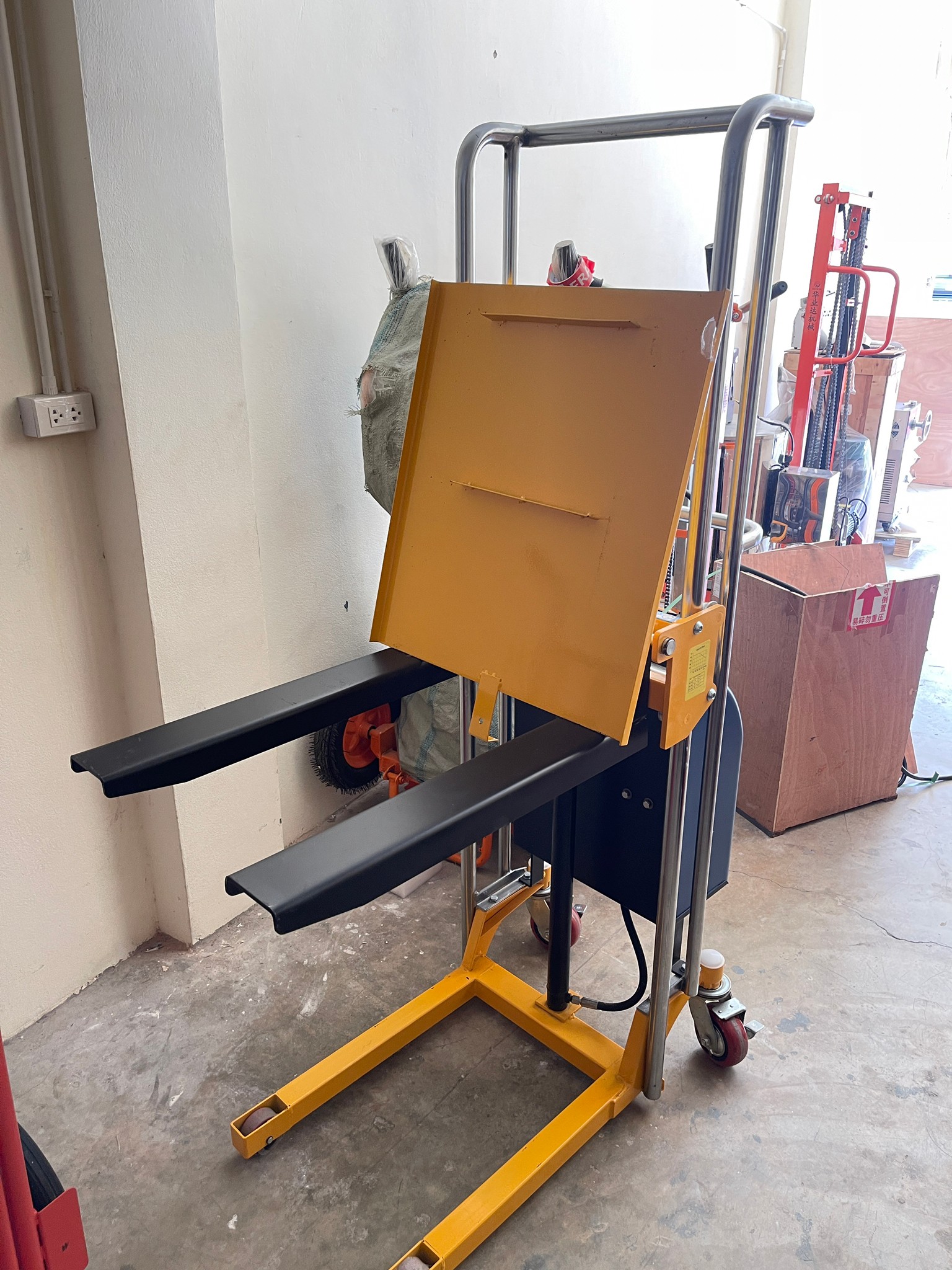 hand stacker รถเข็นยกของ มีทั้งแบบไฟฟ้าและแบบธรรมดา 400kg. รถยกของ 16728/16729