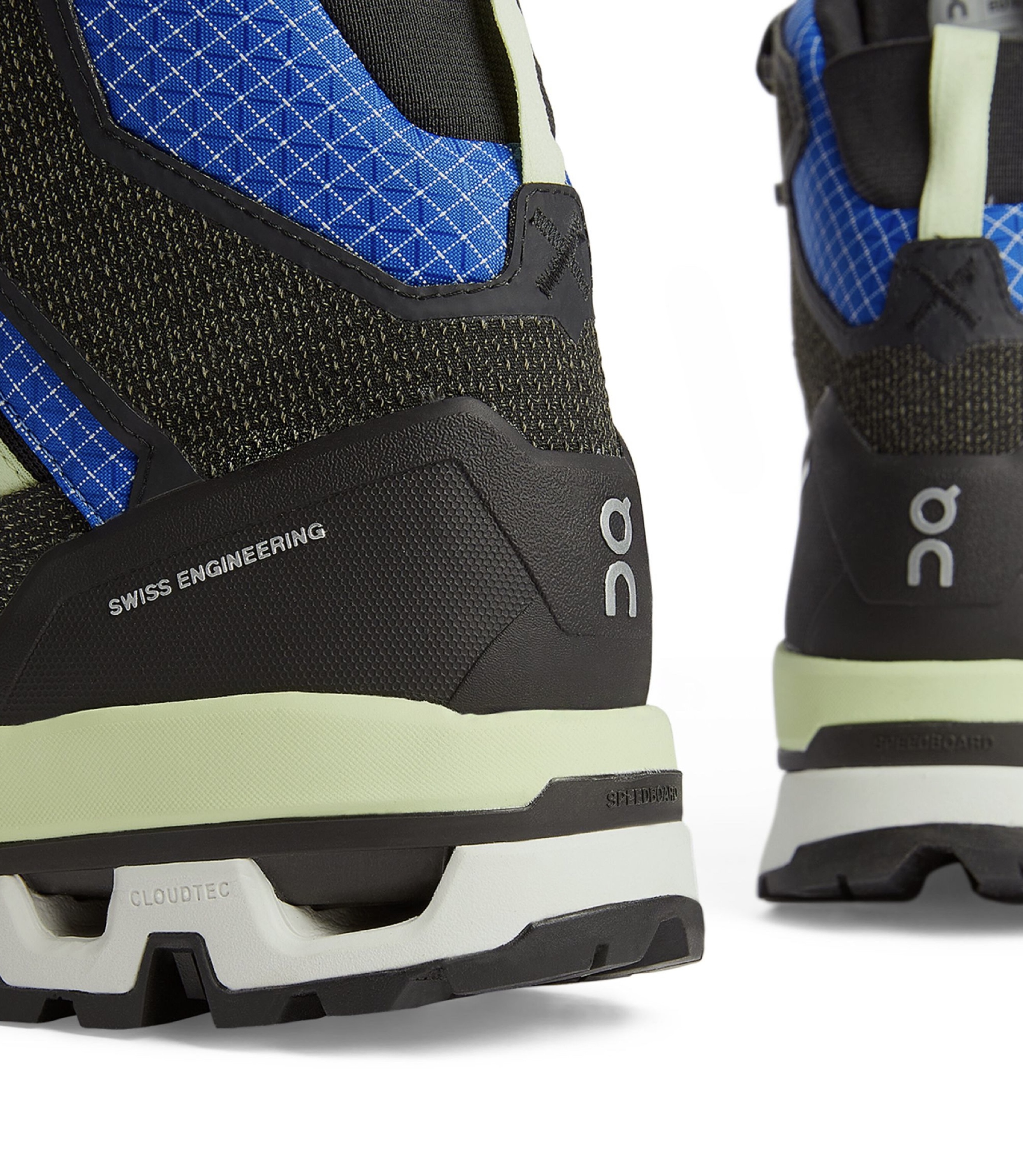 รองเท้าเดินป่า On CloudAlpine Waterproof (M8/8.5/9US)