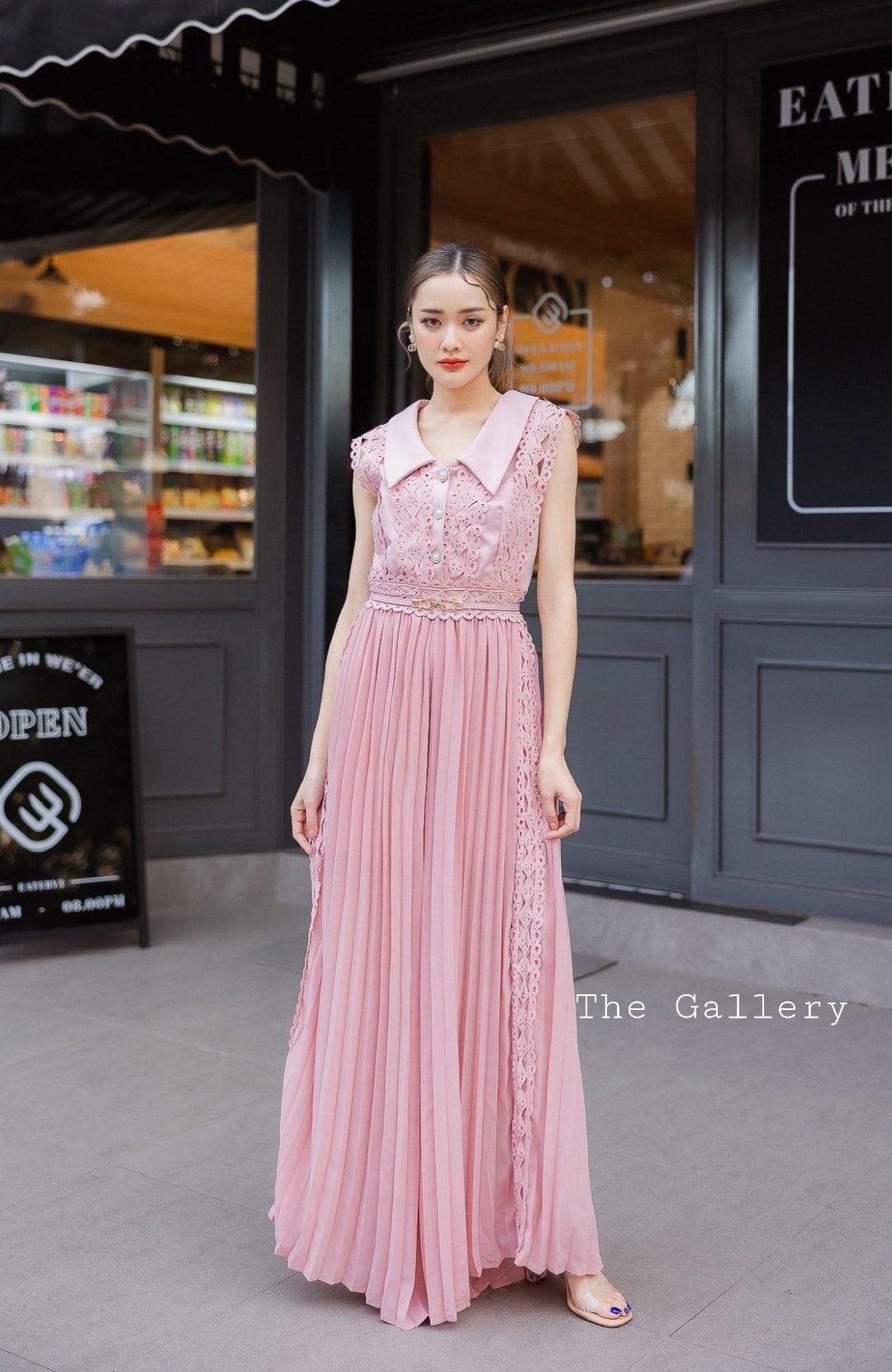 จั้มสูทขายาวตัดต่อลูกไม้หรูหรามากก มาพร้อมเข็ดชมขัดเข้าชุด สวยครบจบในชุดเดียว ราคาสุดคุ้มมากเวอรรรร์ จะทำงาน/ใส่ไปออกงาน