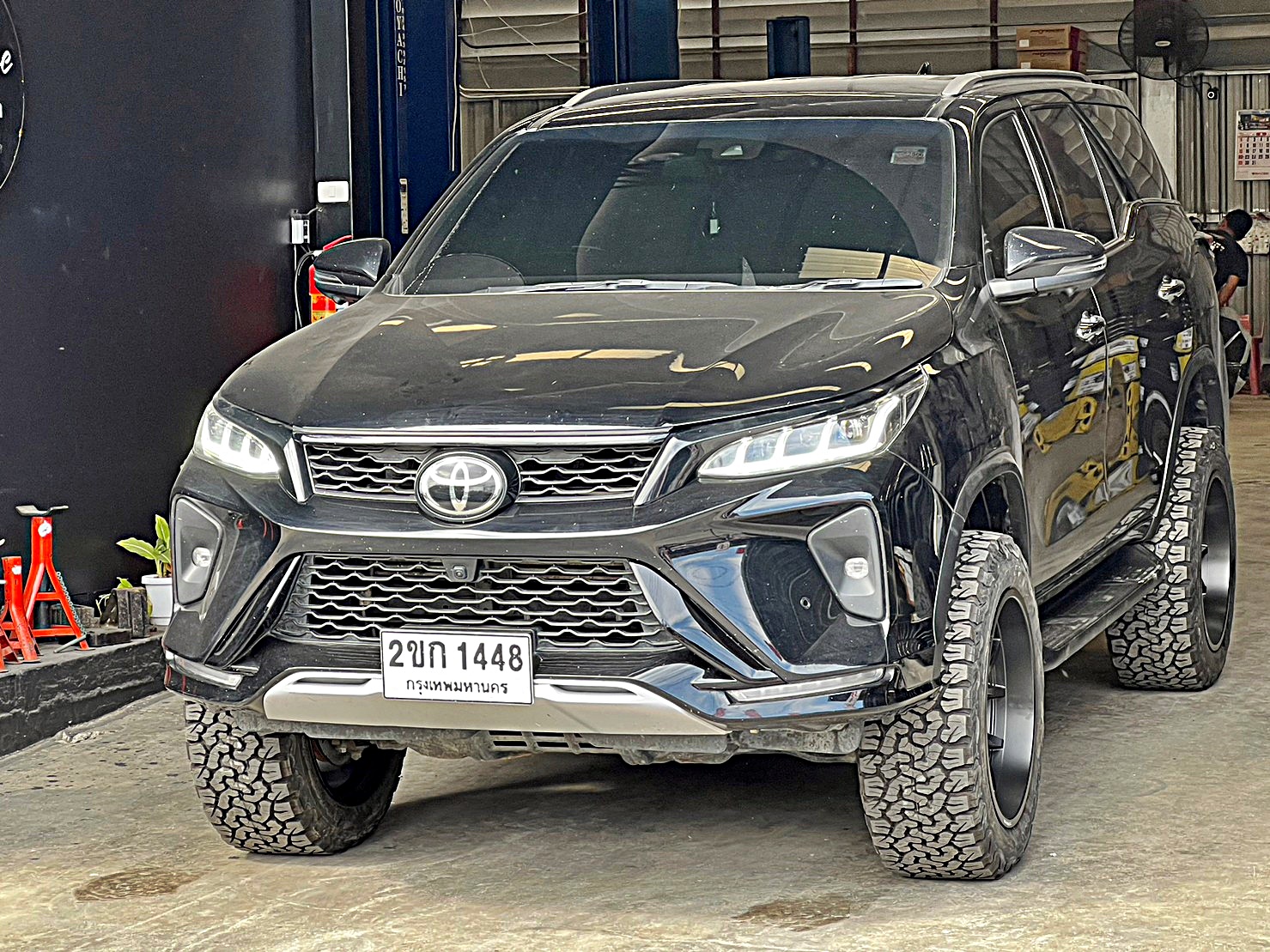 TOYOTA FORTUNER LEGENDER แต่งทรงเมกาที่ STEP9