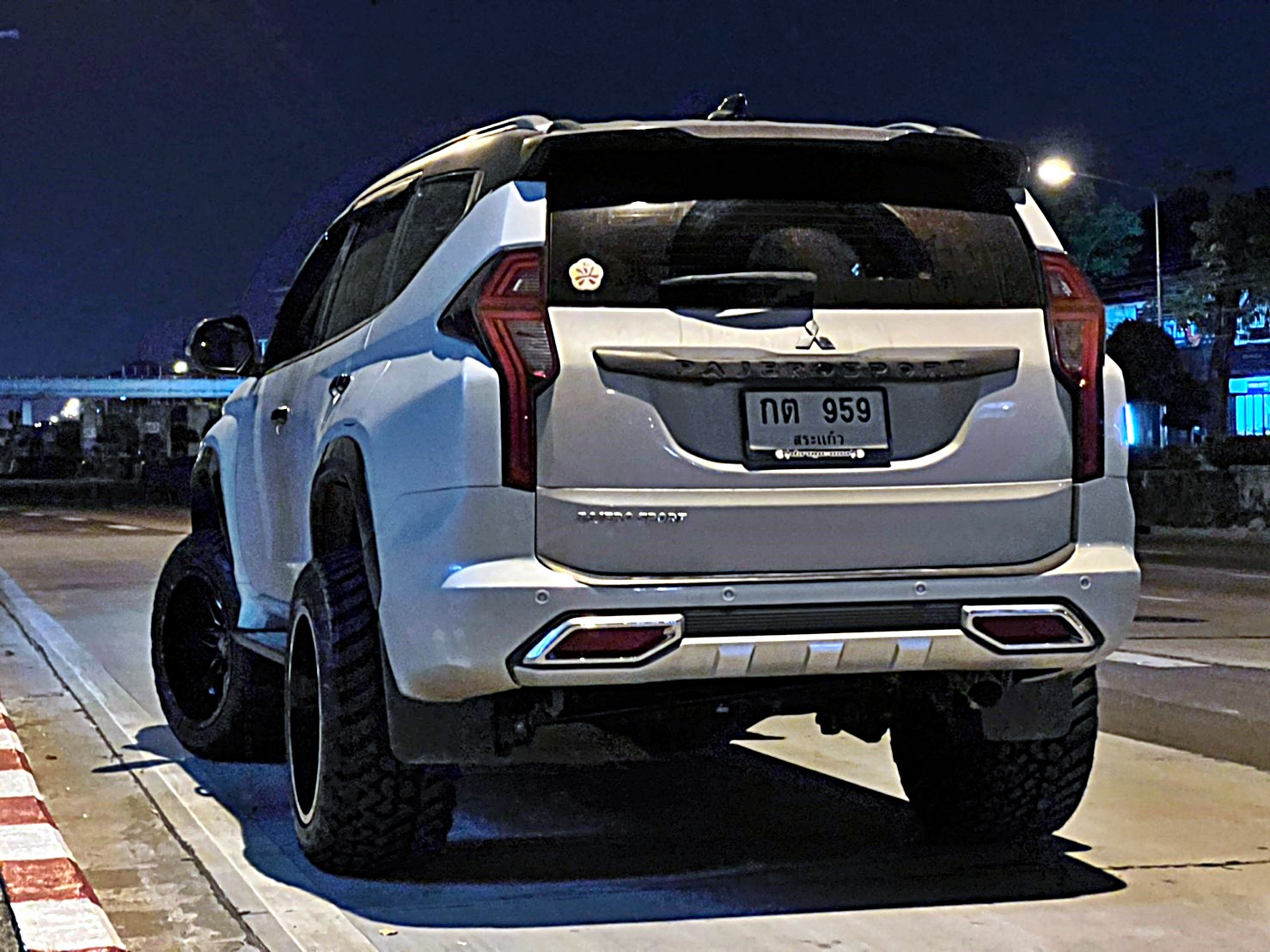 PAJERO SPORT ทรงเมกา ที่ STEP9