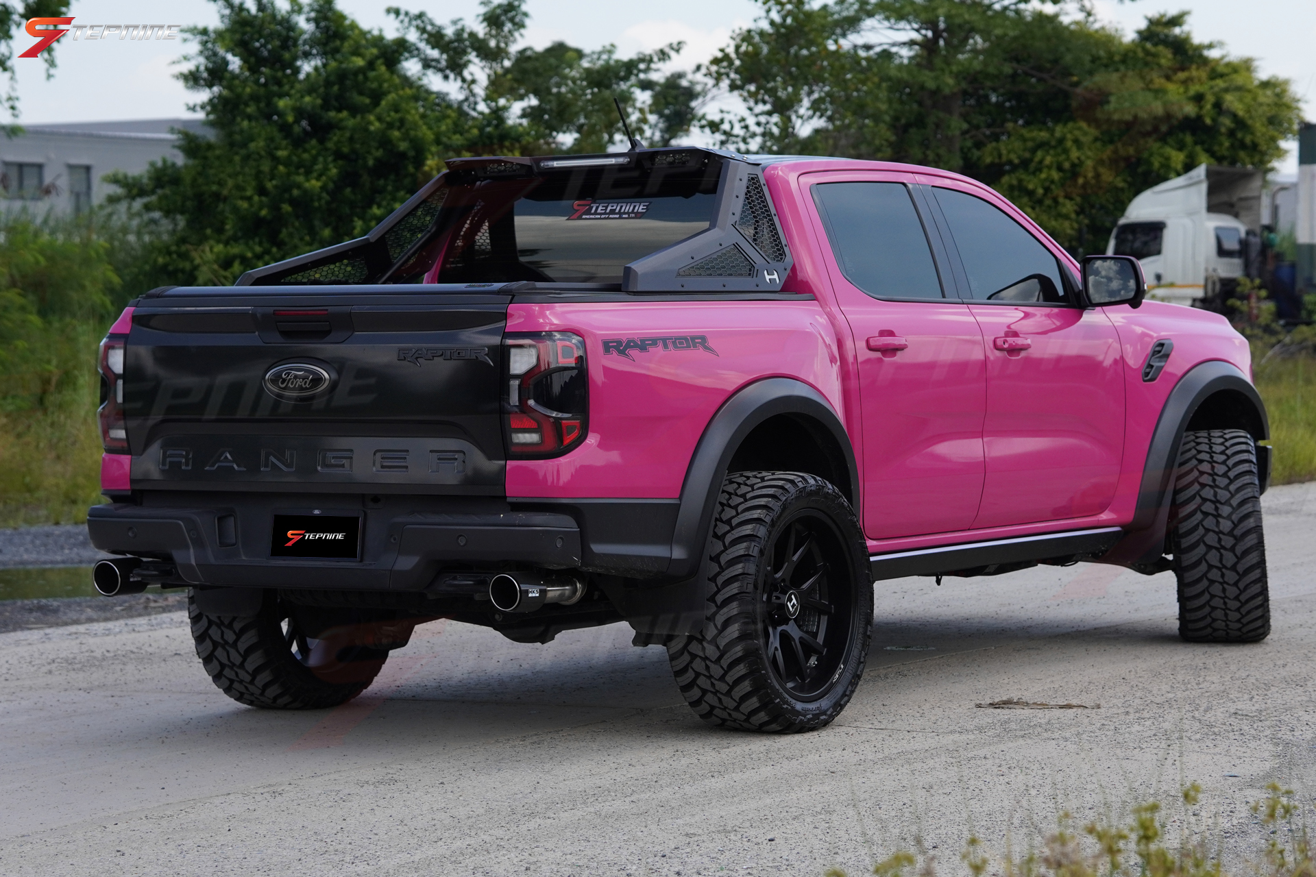 Hello Kitty สายดุแต่อยู่ในโหมดคิตตี้ ส่งงาน FORD RAPTOR V6 ล้อแท้