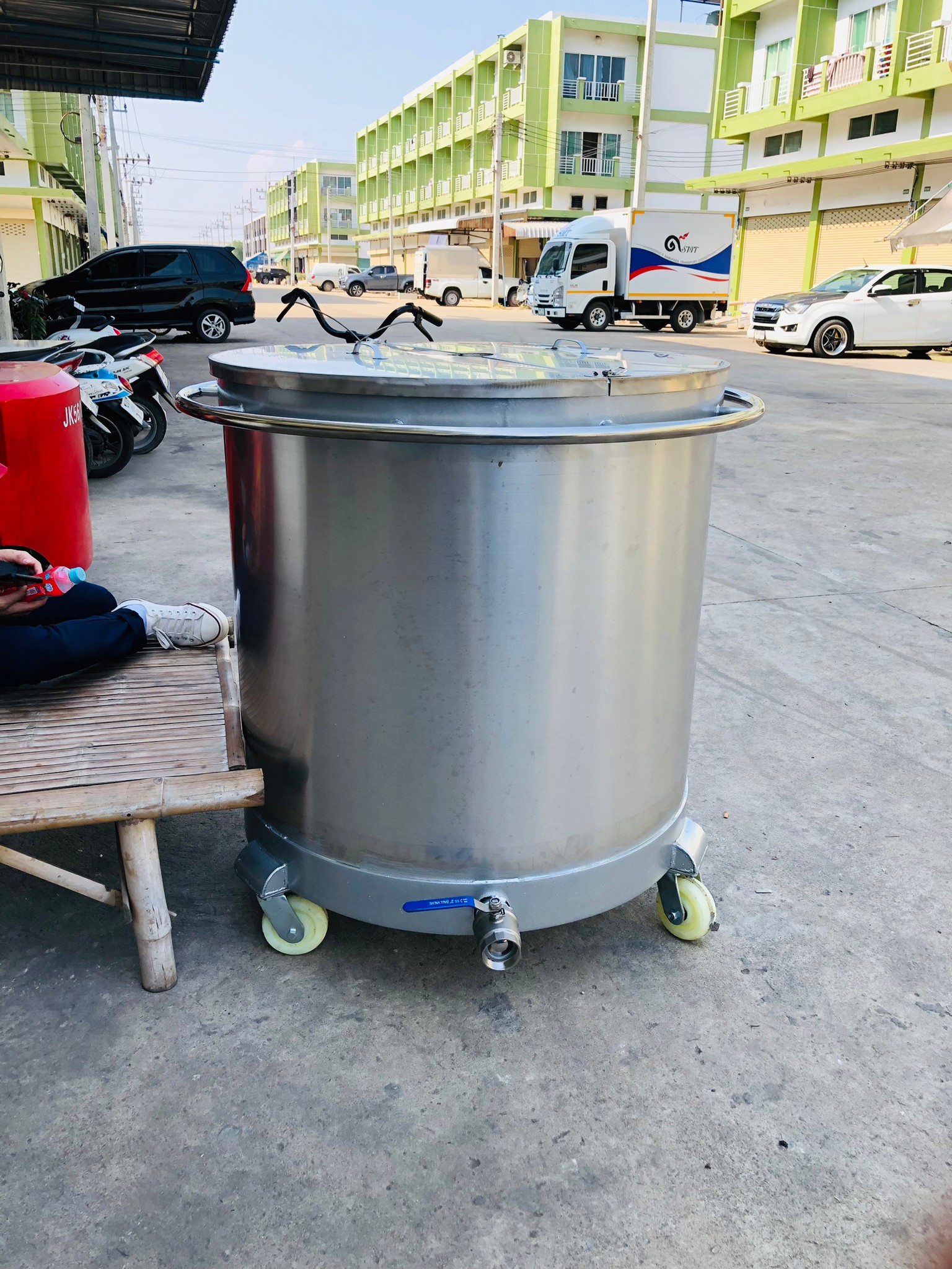 🌈ถังสแตนเลส เกรด 304 สำหรับผสมโดยเฉพาะ มีฝาปิด มีล้อเลื่อน มีก๊อกสำหรับถ่ายของเหลว (50L-300L) หม้อสแตนเลส MMT