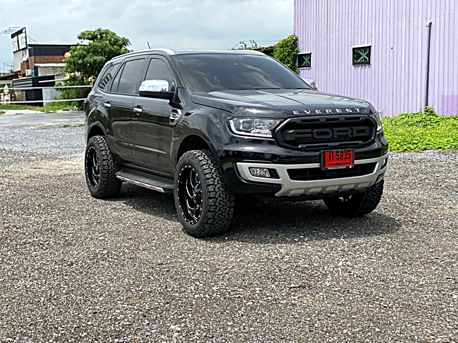 FORD EVEREST ป้ายแดงจัดล้อ20 แบบไม่ยก