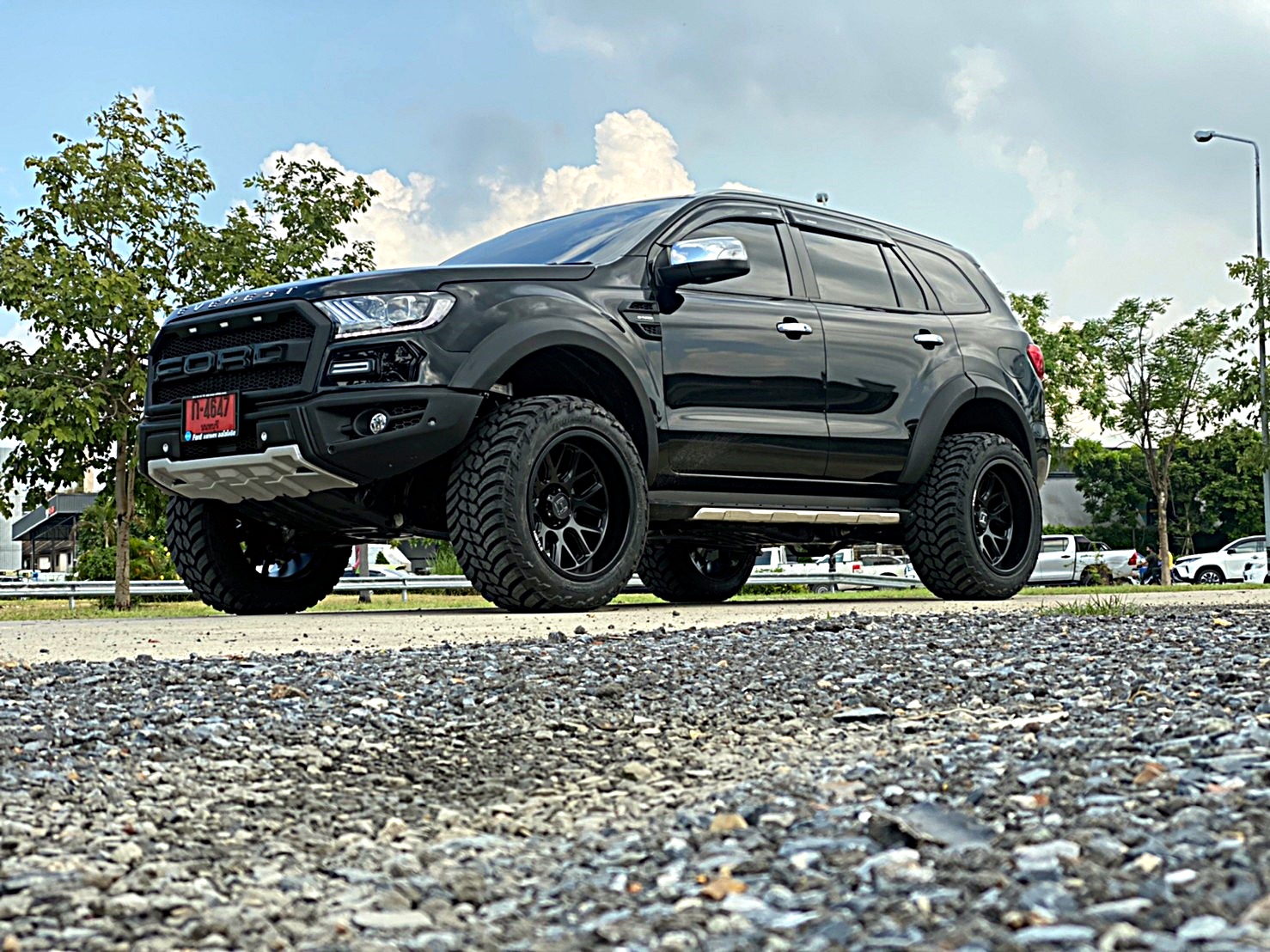 FORD EVEREST ทรงเมกา ล้อ HOSTILE H120 โคตรหล่อ