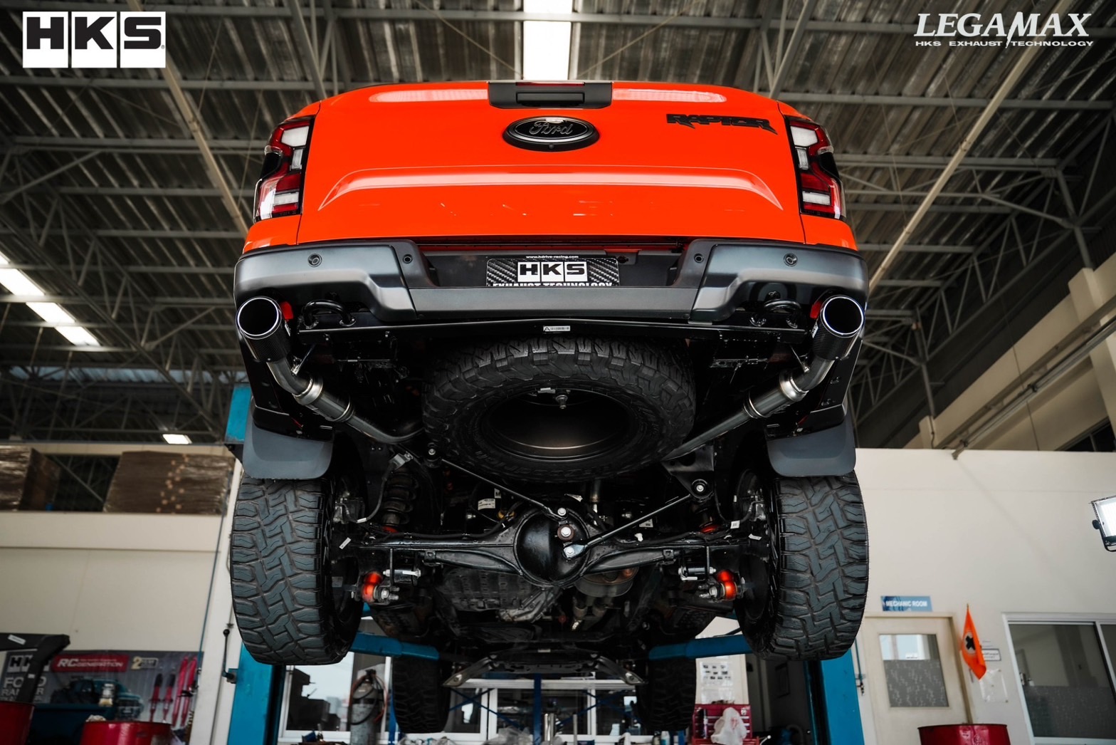 ท่อ HKS ปลายคาร์บอน ใส่ RAPTOR V6 ที่ STEP9