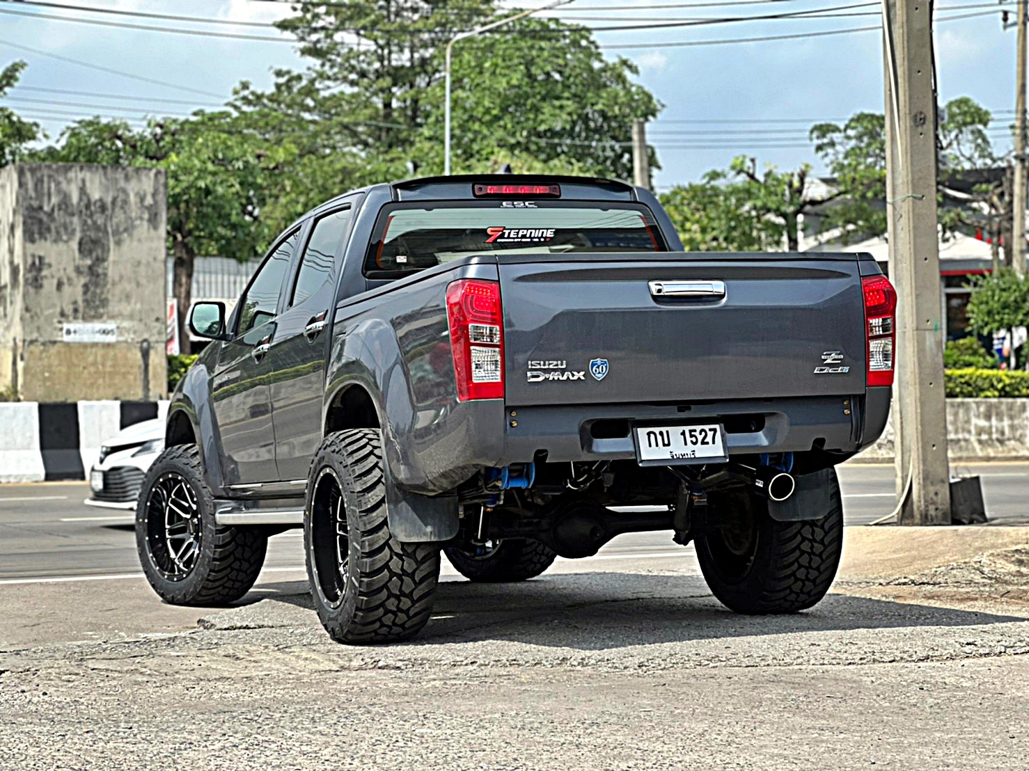 D_MAX_จองคิวมาจากจันทบุรี ทำทรงเมกาที่ STEP9