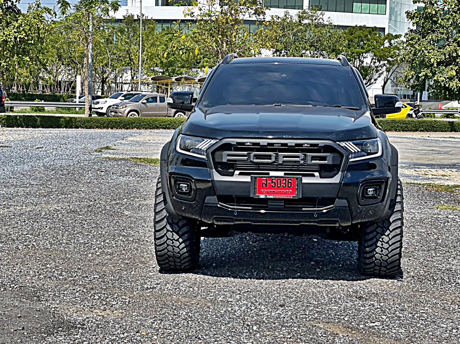 FORD WILDTRAK ชุดแต่งรอบคัน ทรงเมกาที่ STEP9