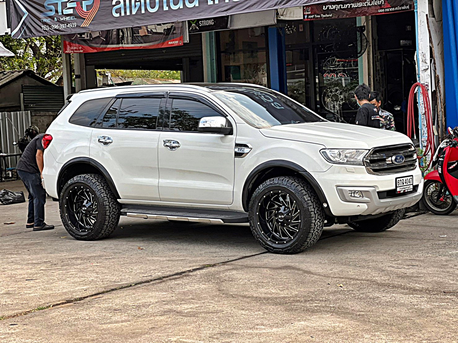 FORD EVEREST แบบไม่ยก