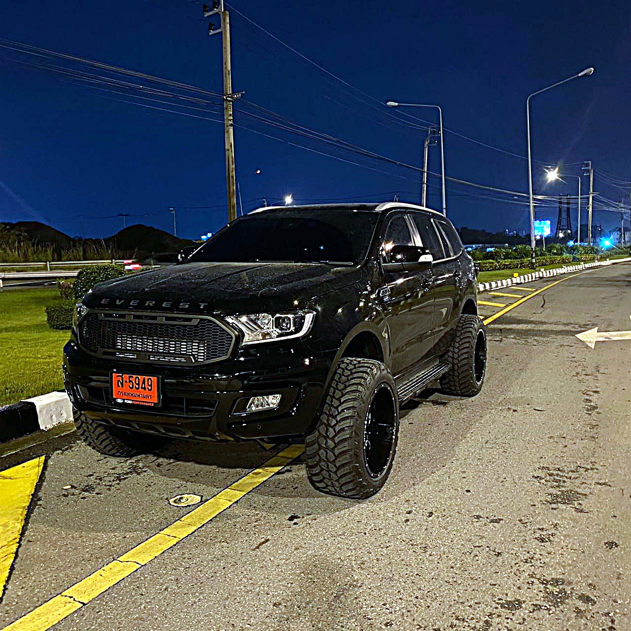 FORD EVEREST จัดทรงเมกาที่ STEP9